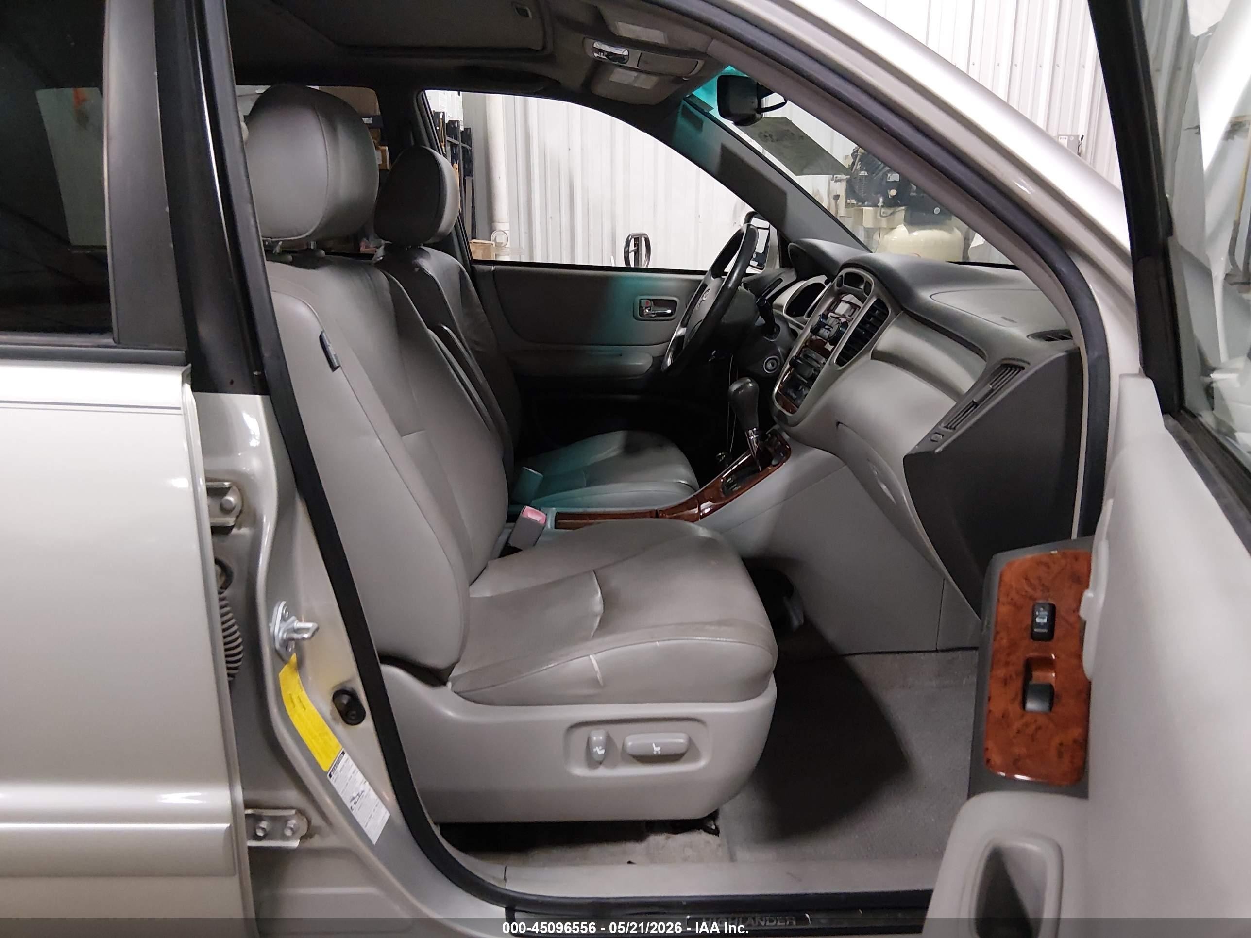 2007 Toyota Highlander Limited V6 Silver vin: JTEEP21A970210798