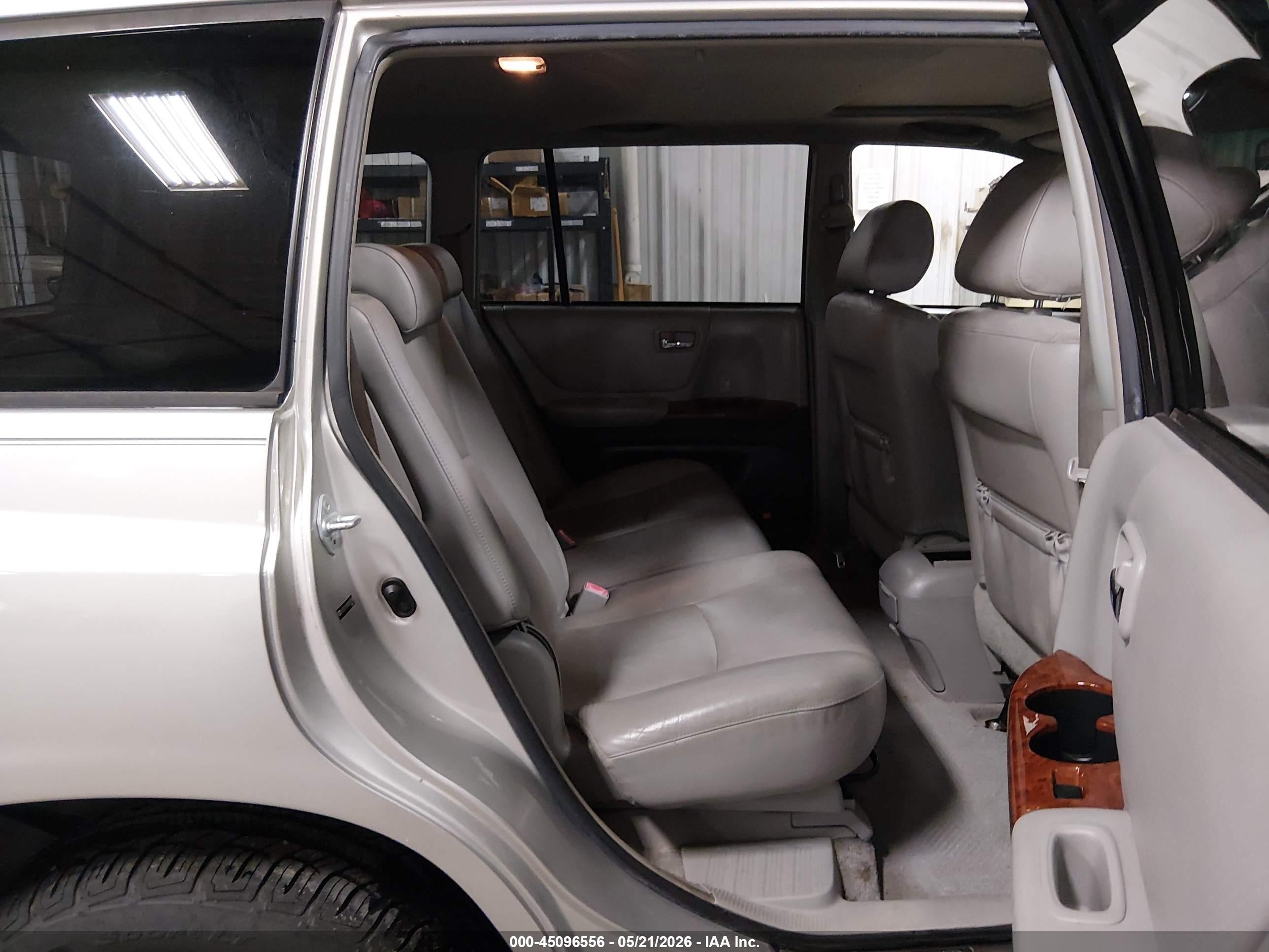 2007 Toyota Highlander Limited V6 Silver vin: JTEEP21A970210798