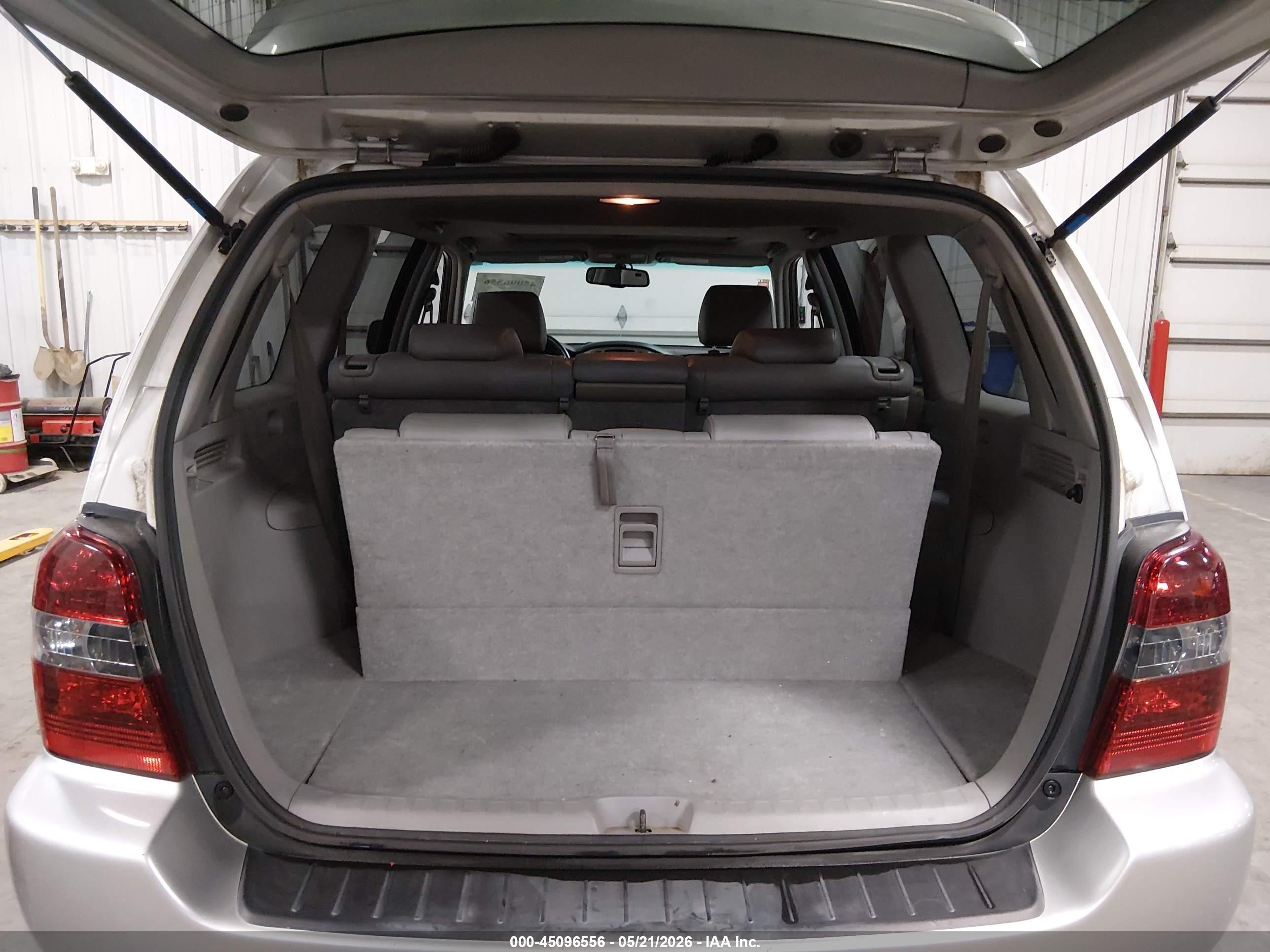 2007 Toyota Highlander Limited V6 Silver vin: JTEEP21A970210798