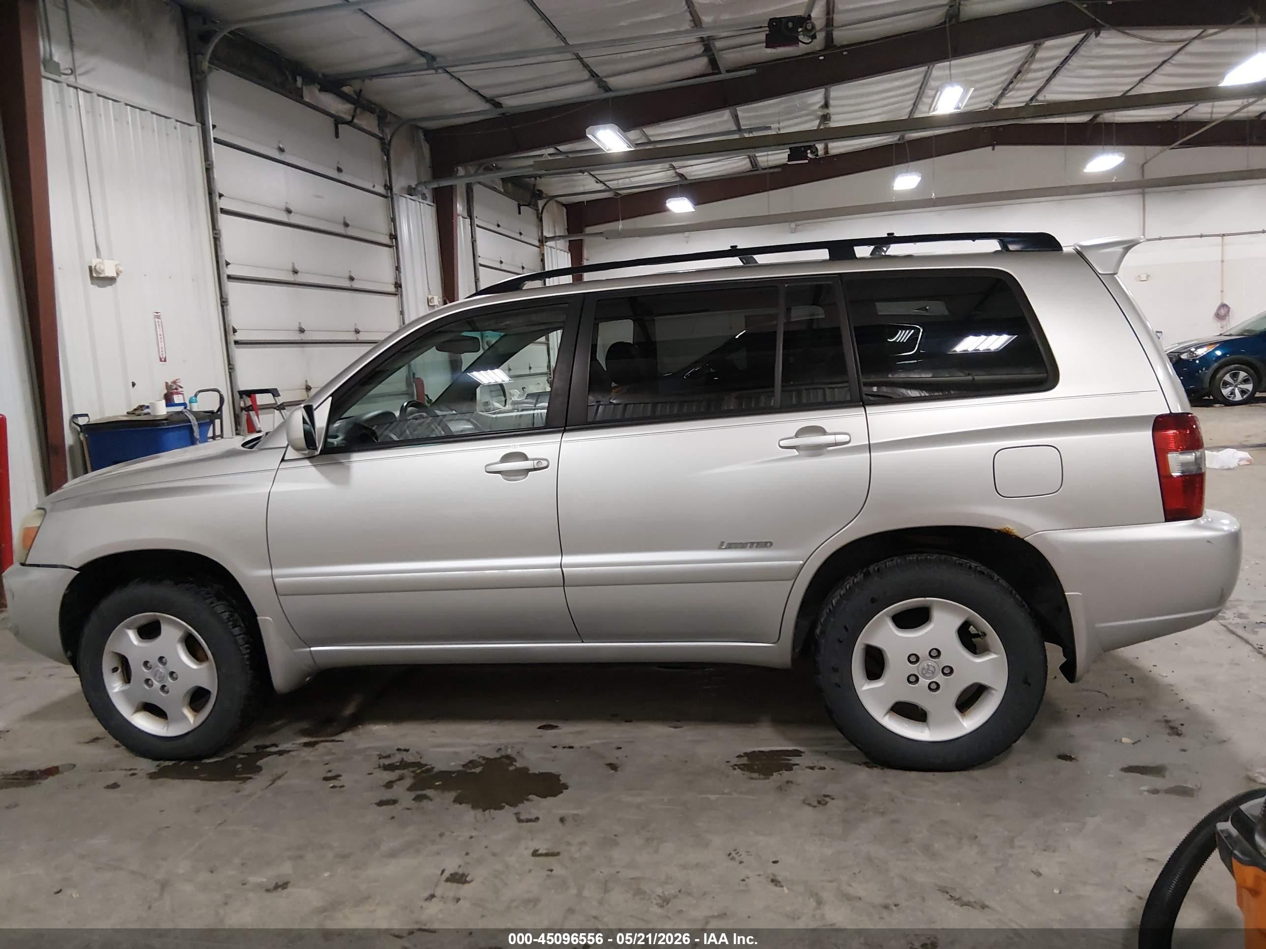 2007 Toyota Highlander Limited V6 Silver vin: JTEEP21A970210798