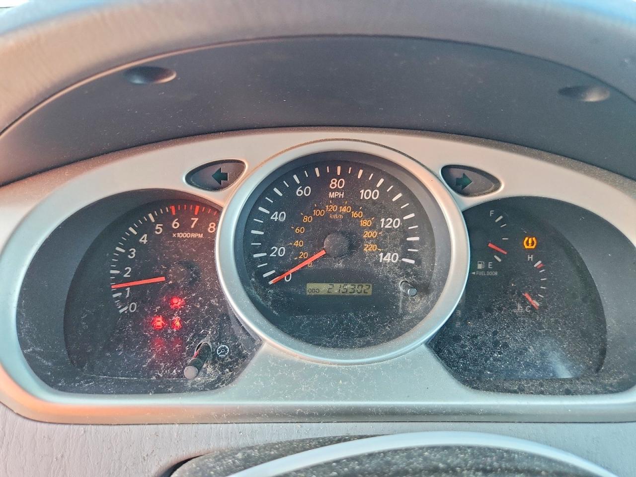 2004 Toyota Highlander Base Silver vin: JTEEP21AX40011884