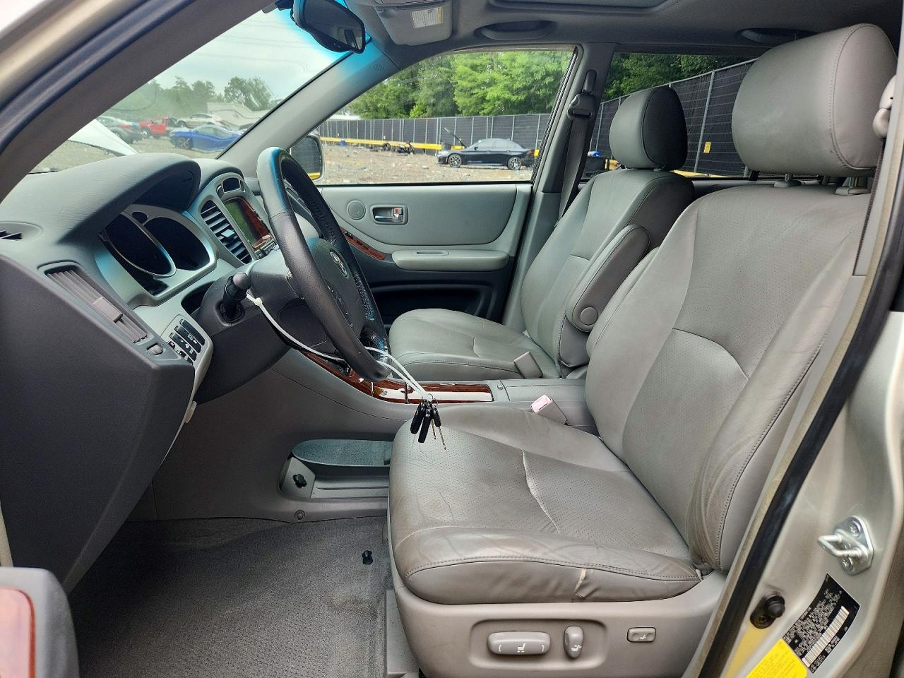 2005 Toyota Highlander Limited Silver vin: JTEEP21AX50126308