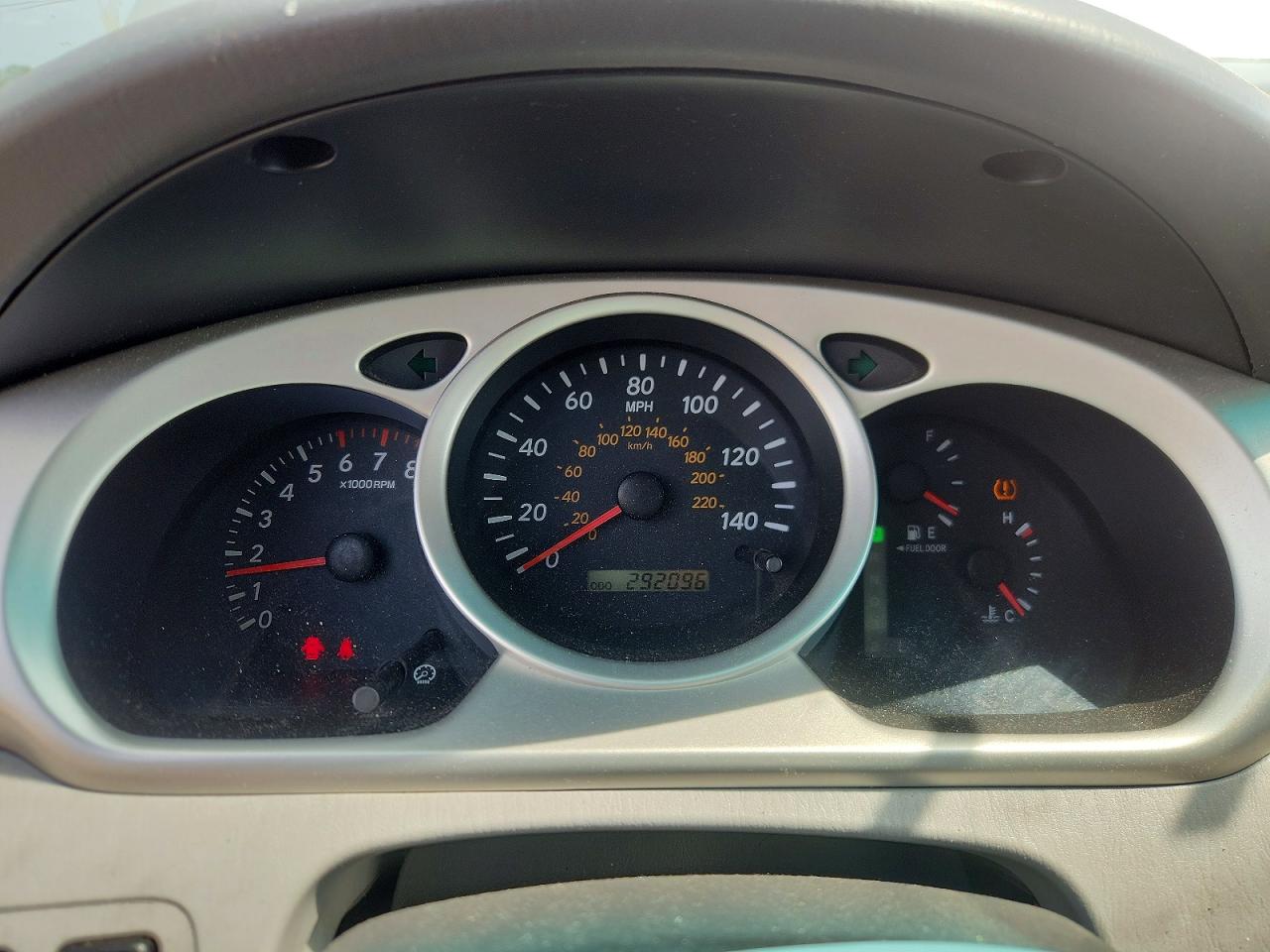 2005 Toyota Highlander Limited Silver vin: JTEEP21AX50129001