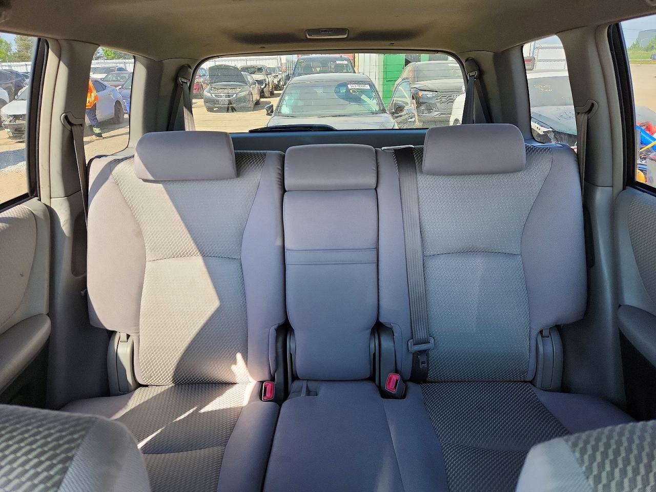 2006 Toyota Highlander Limited Silver vin: JTEEP21AX60138119