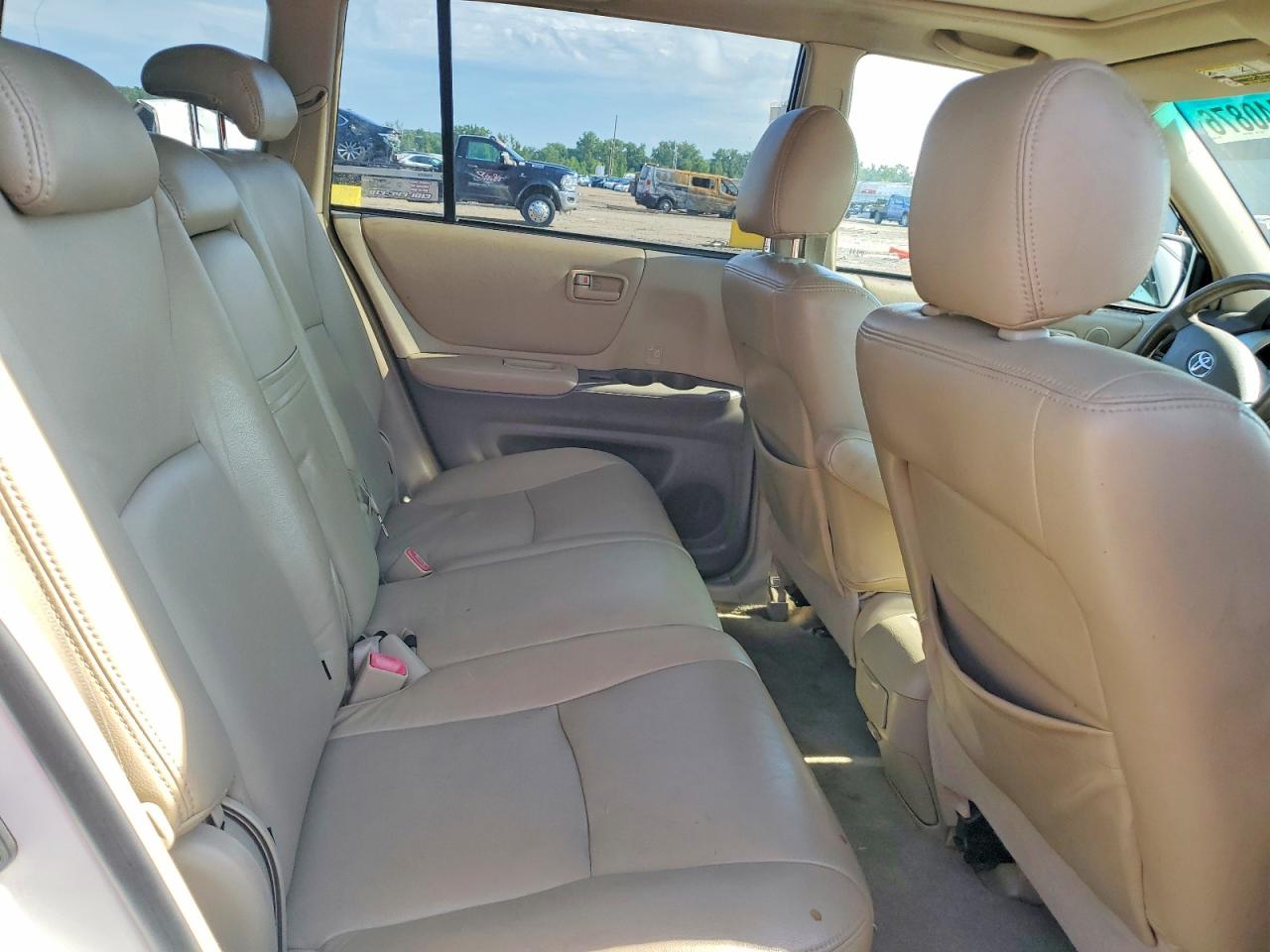 2006 Toyota Highlander Limited White vin: JTEEP21AX60143871