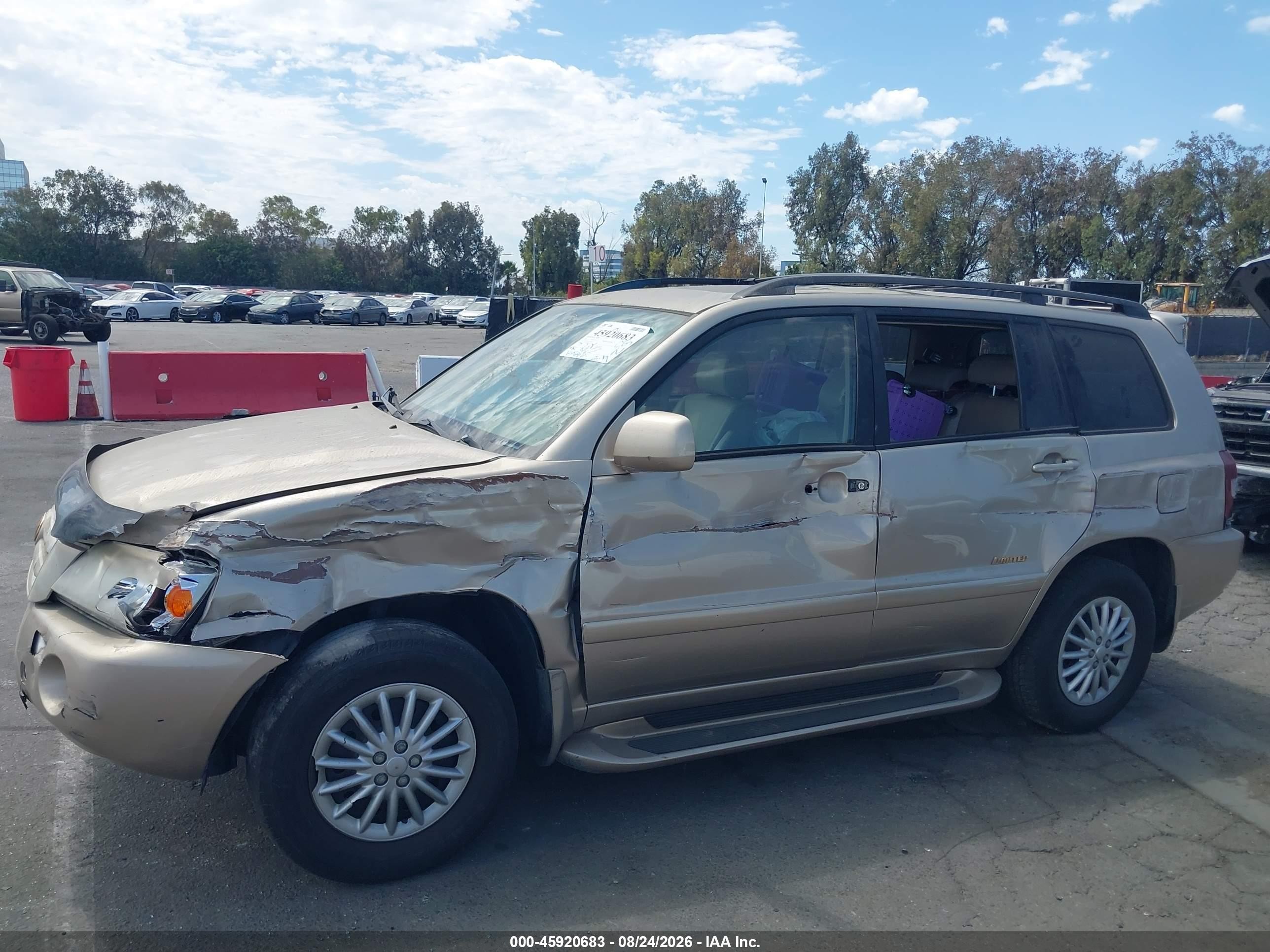 2006 Toyota Highlander Limited V6 Gold vin: JTEEP21AX60180371