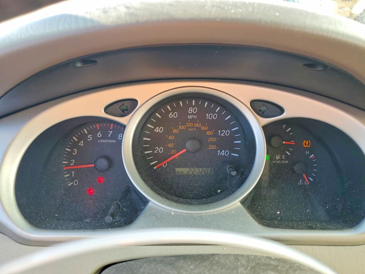2007 Toyota Highlander Base White vin: JTEEP21AX70209191