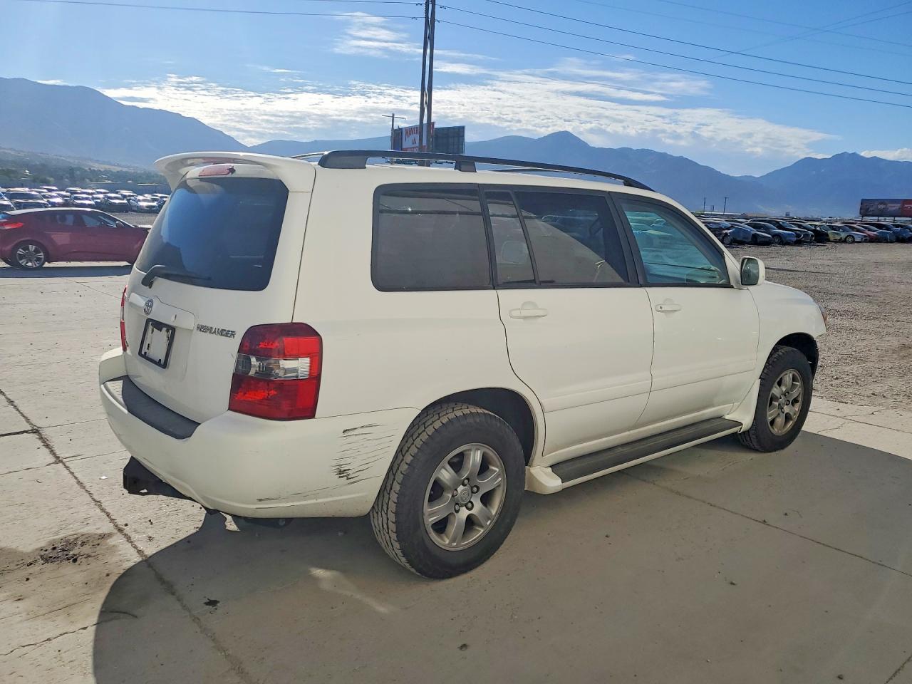 2007 Toyota Highlander Base White vin: JTEEP21AX70209191