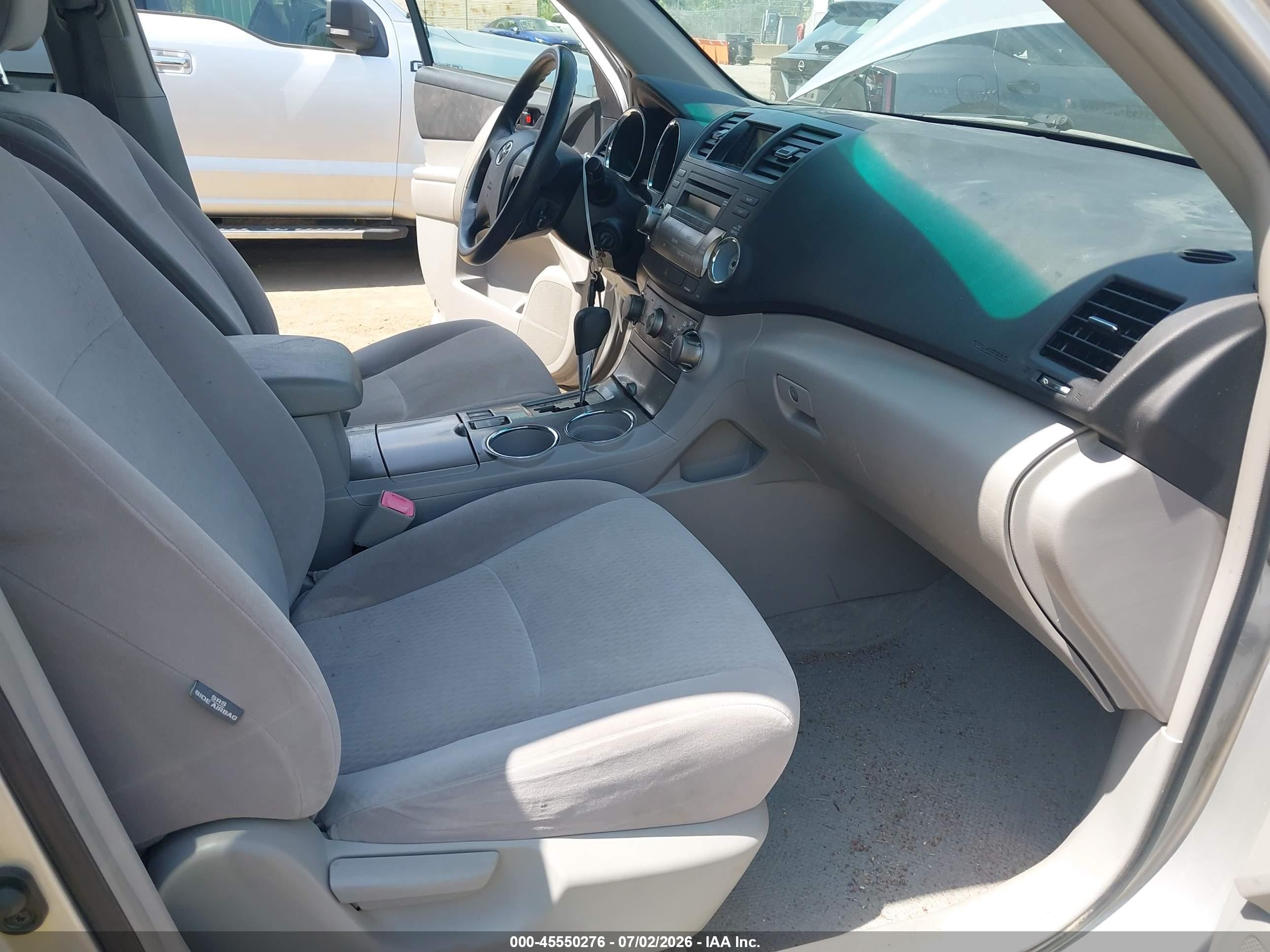 2008 Toyota Highlander   Silver vin: JTEES41A082104451