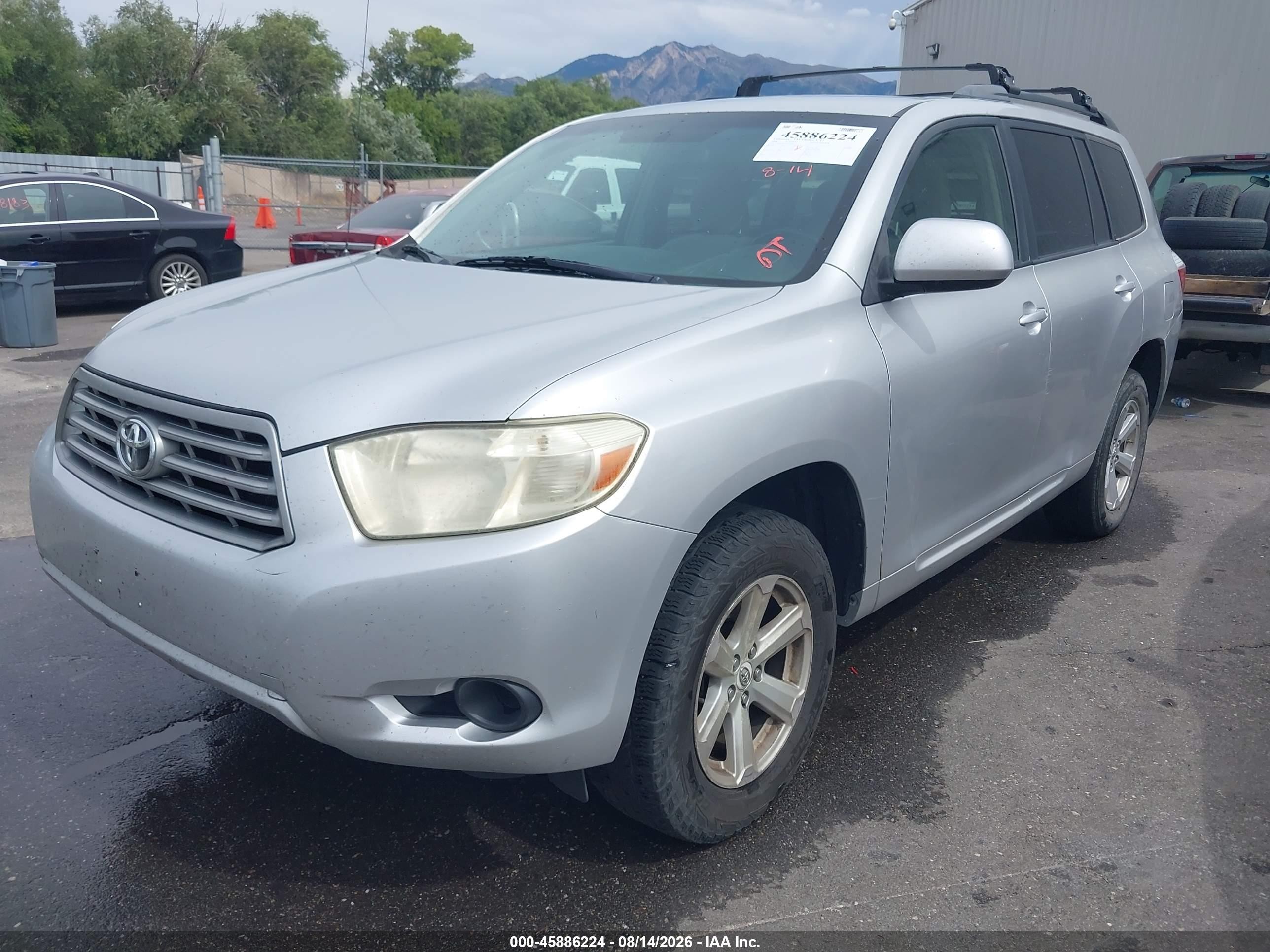 2008 Toyota Highlander   Silver vin: JTEES41A182045863