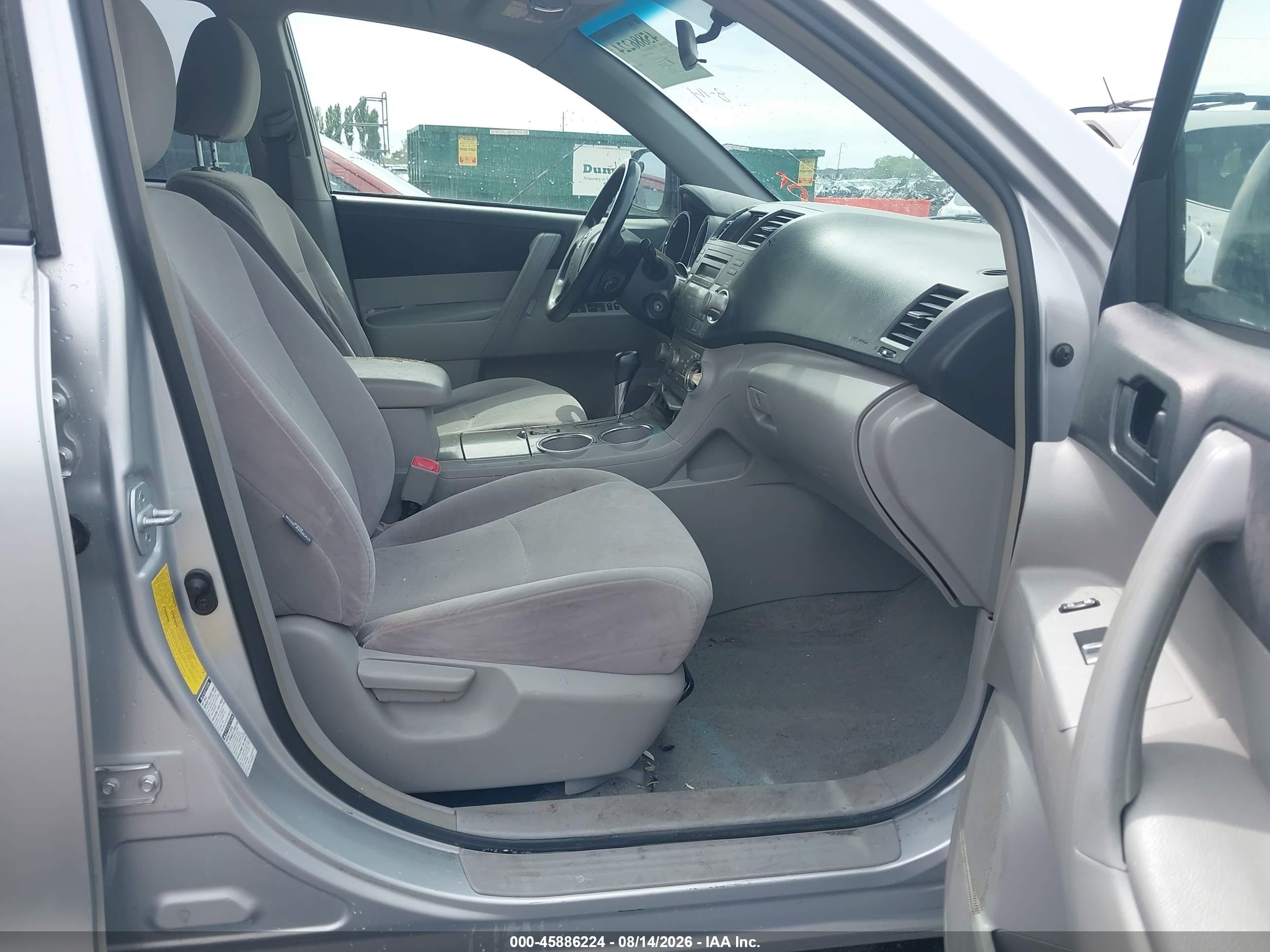 2008 Toyota Highlander   Silver vin: JTEES41A182045863