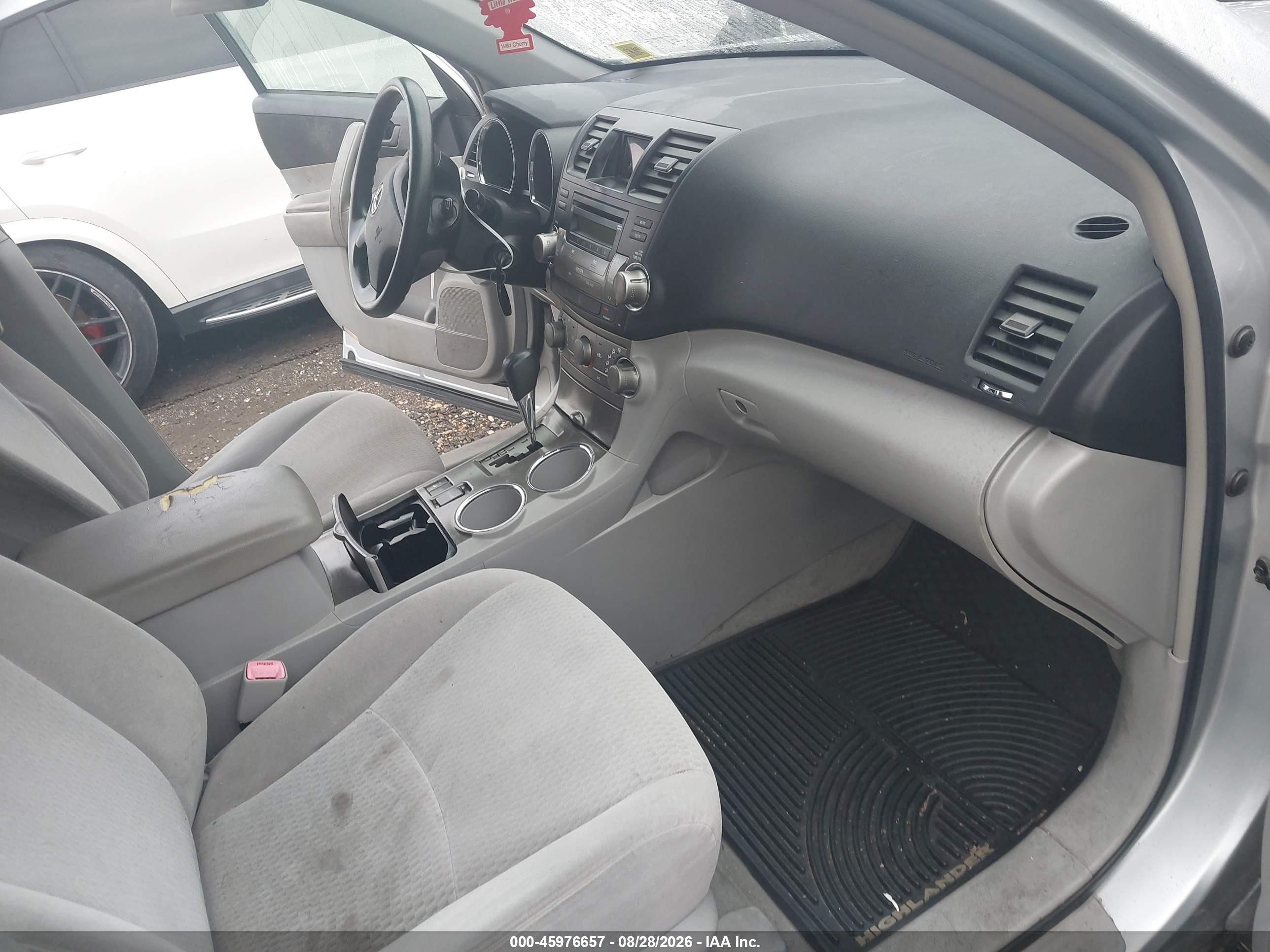 2008 Toyota Highlander   Silver vin: JTEES41A382026005