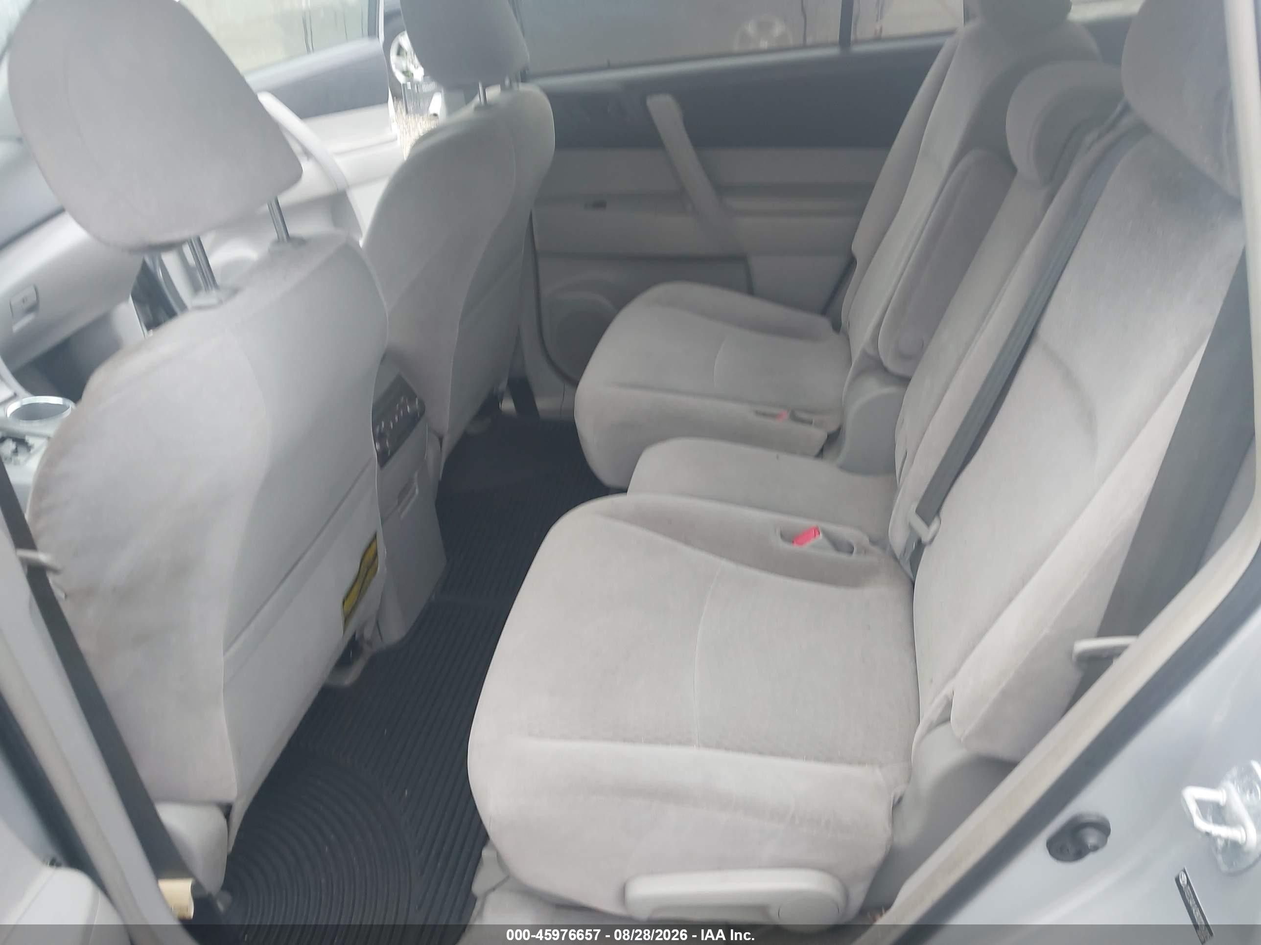 2008 Toyota Highlander   Silver vin: JTEES41A382026005