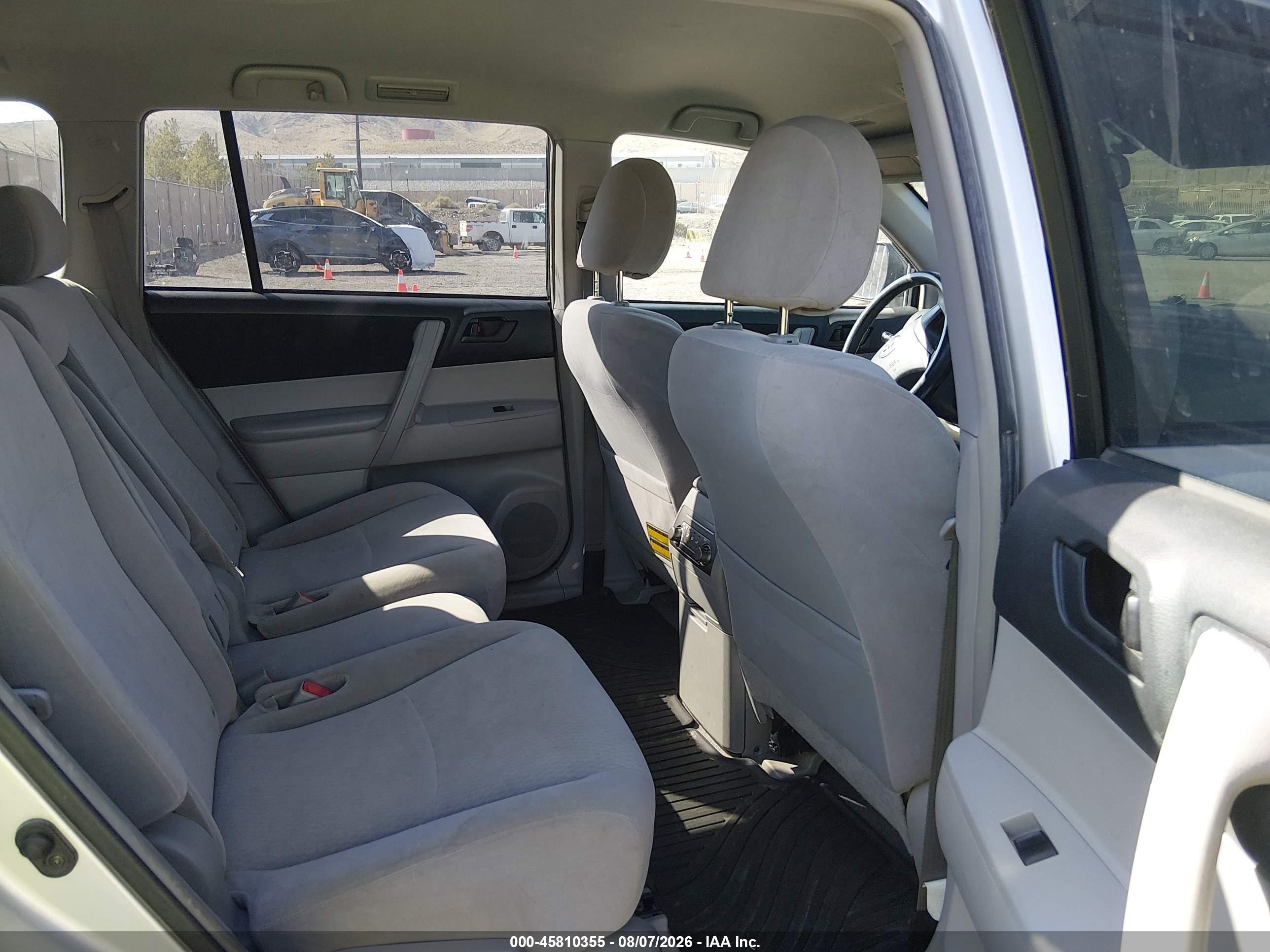 2008 Toyota Highlander   Silver vin: JTEES41A482038907