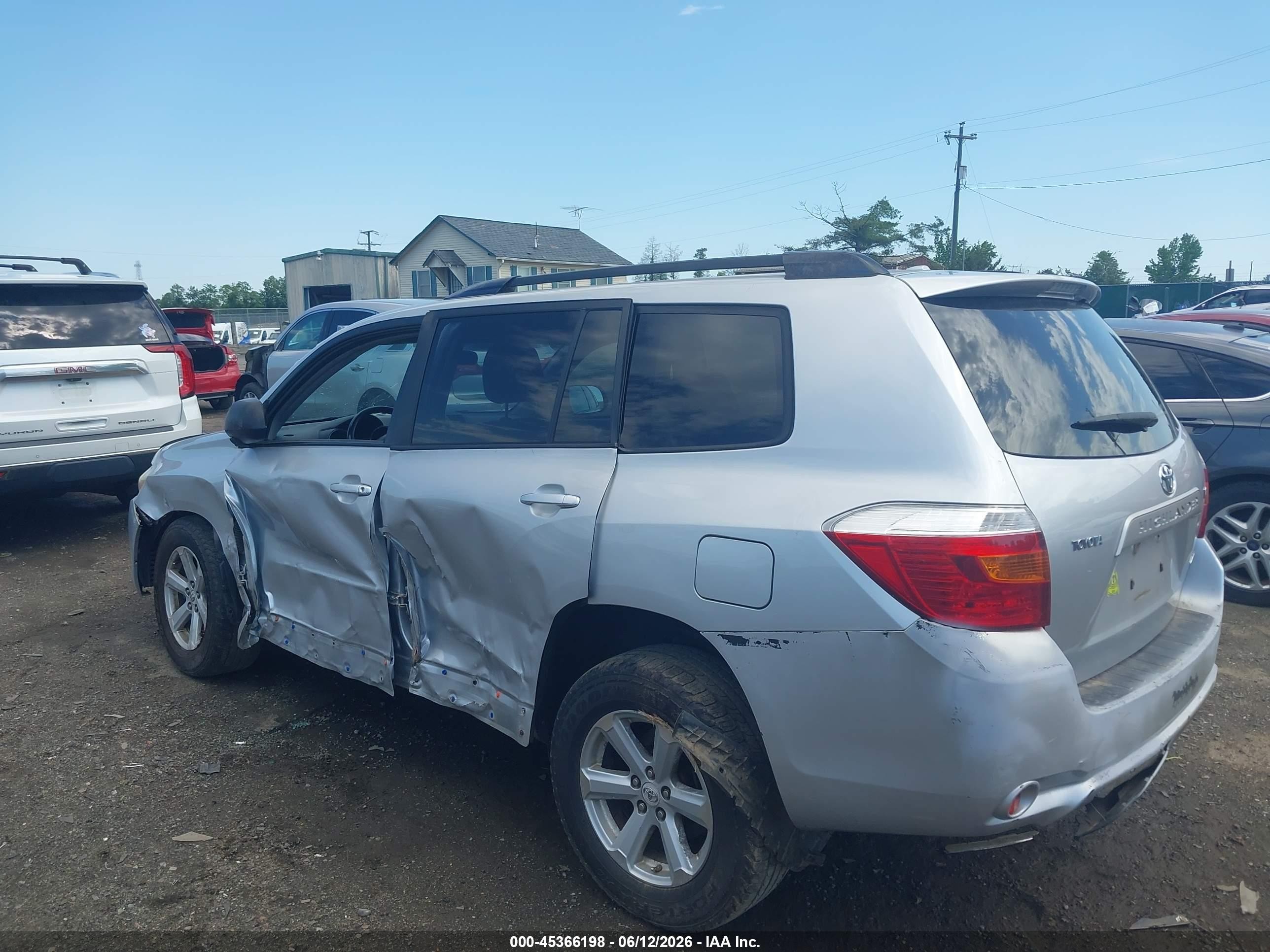 2009 Toyota Highlander   Silver vin: JTEES41A592117763