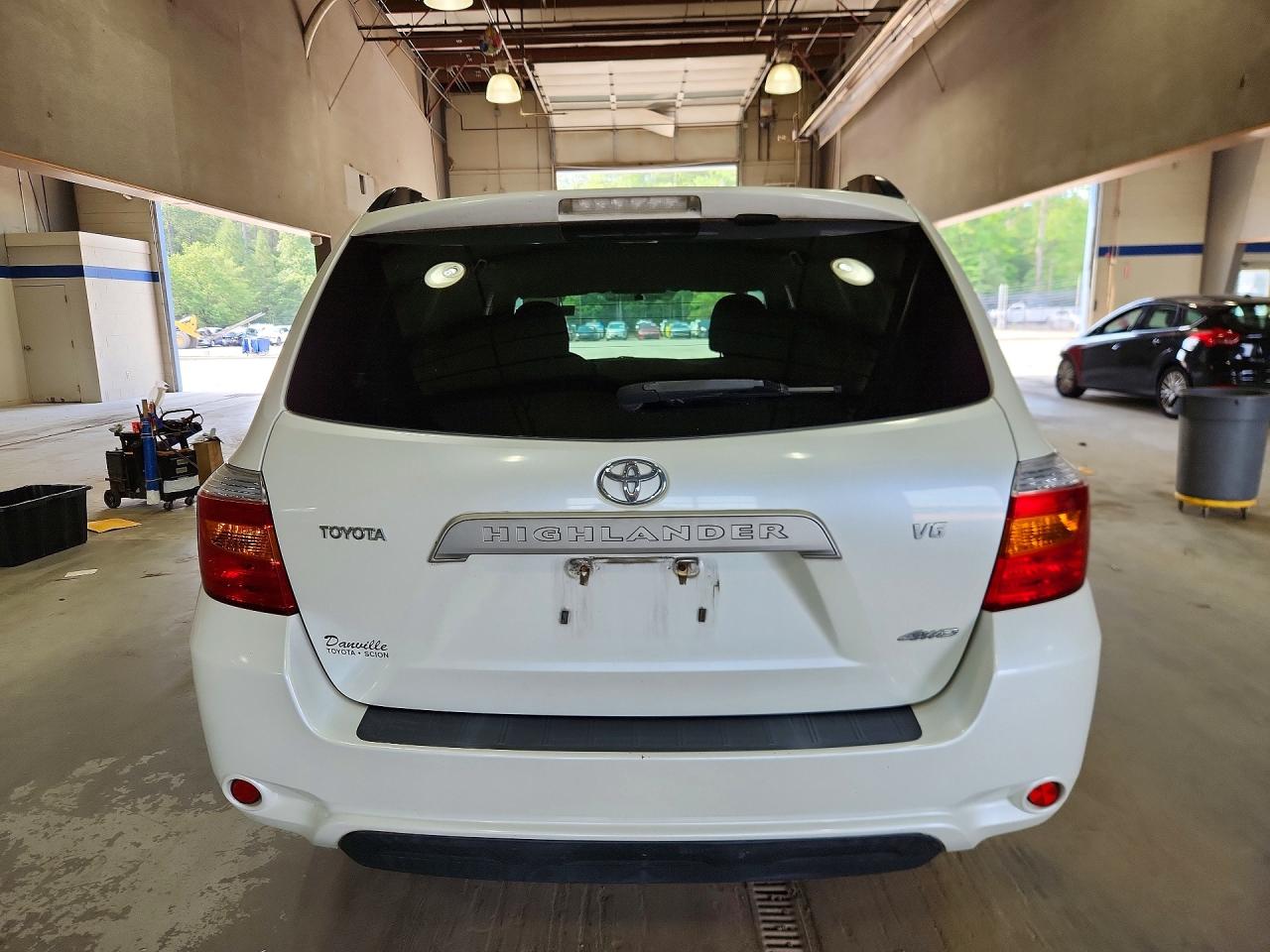 2009 Toyota Highlander Base Белый vin: JTEES41A592129167