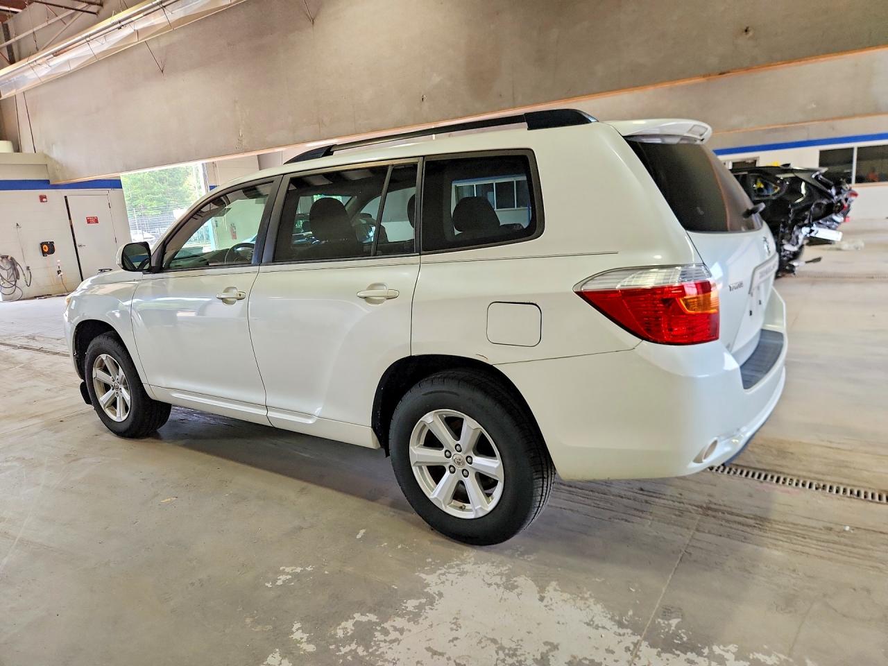 2009 Toyota Highlander Base Белый vin: JTEES41A592129167