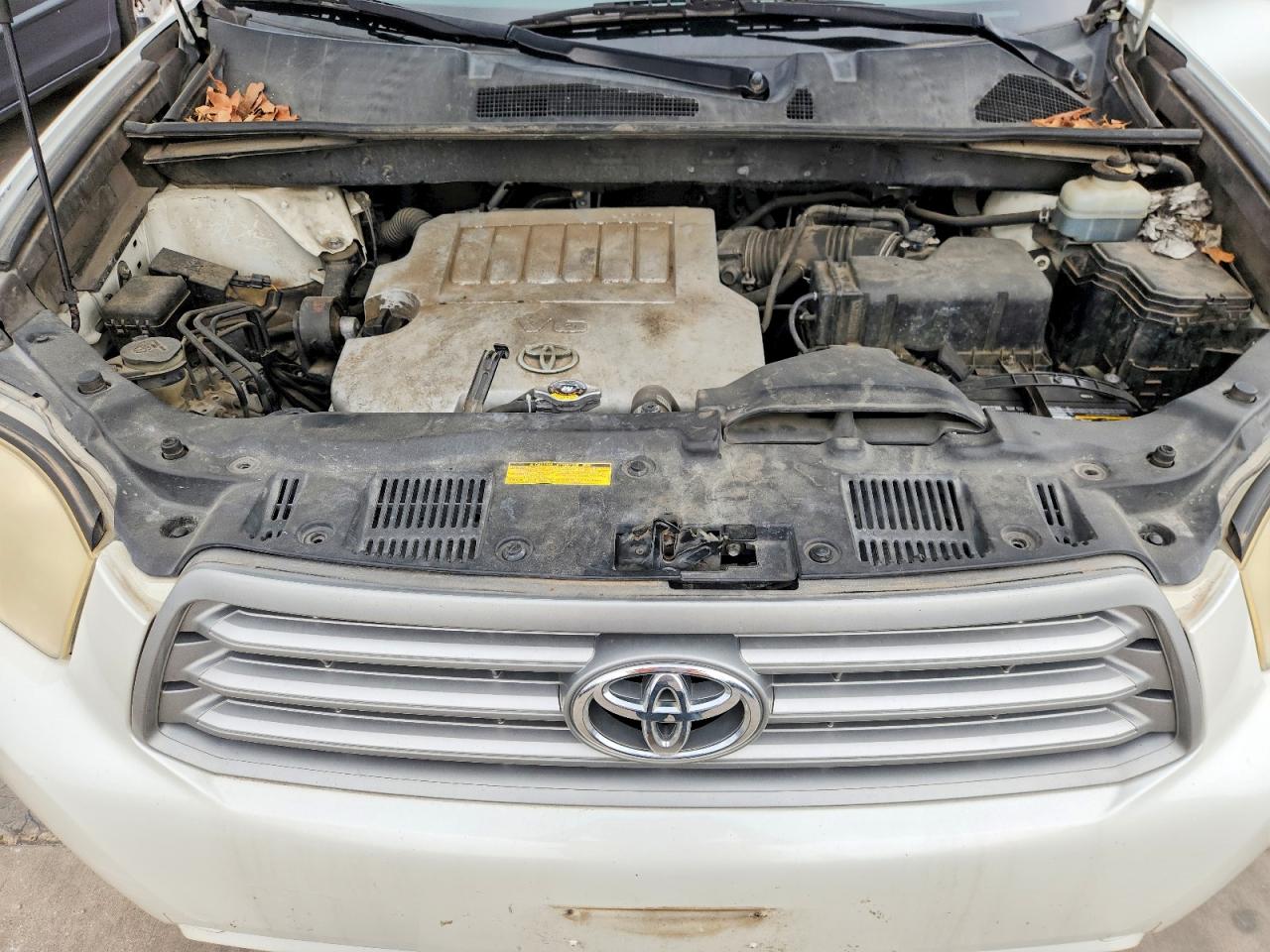 2008 Toyota Highlander Base White vin: JTEES41A682026404
