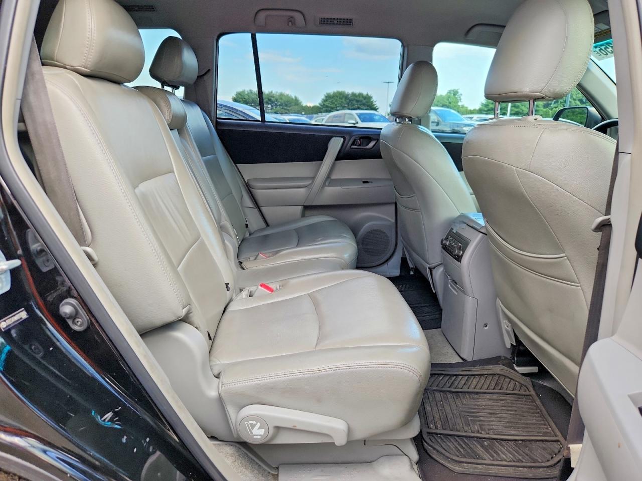 2009 Toyota Highlander Base Black vin: JTEES41A692120865