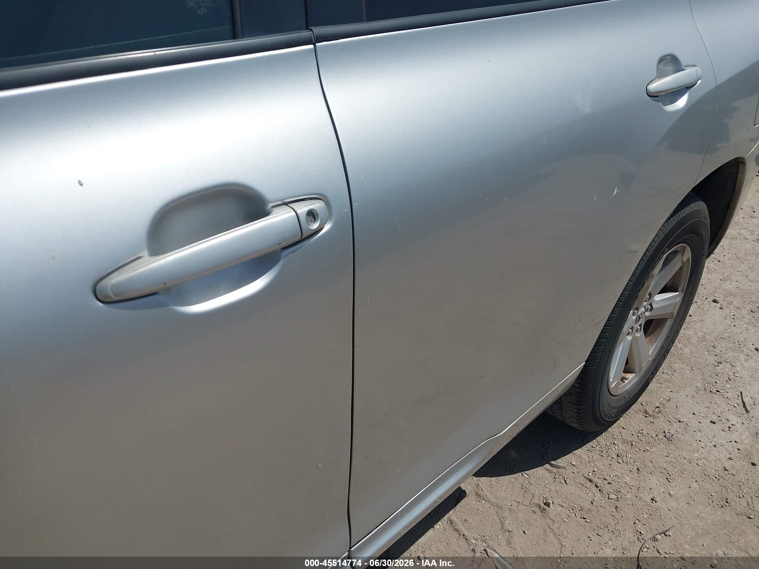 2008 Toyota Highlander   Silver vin: JTEES41A982069005