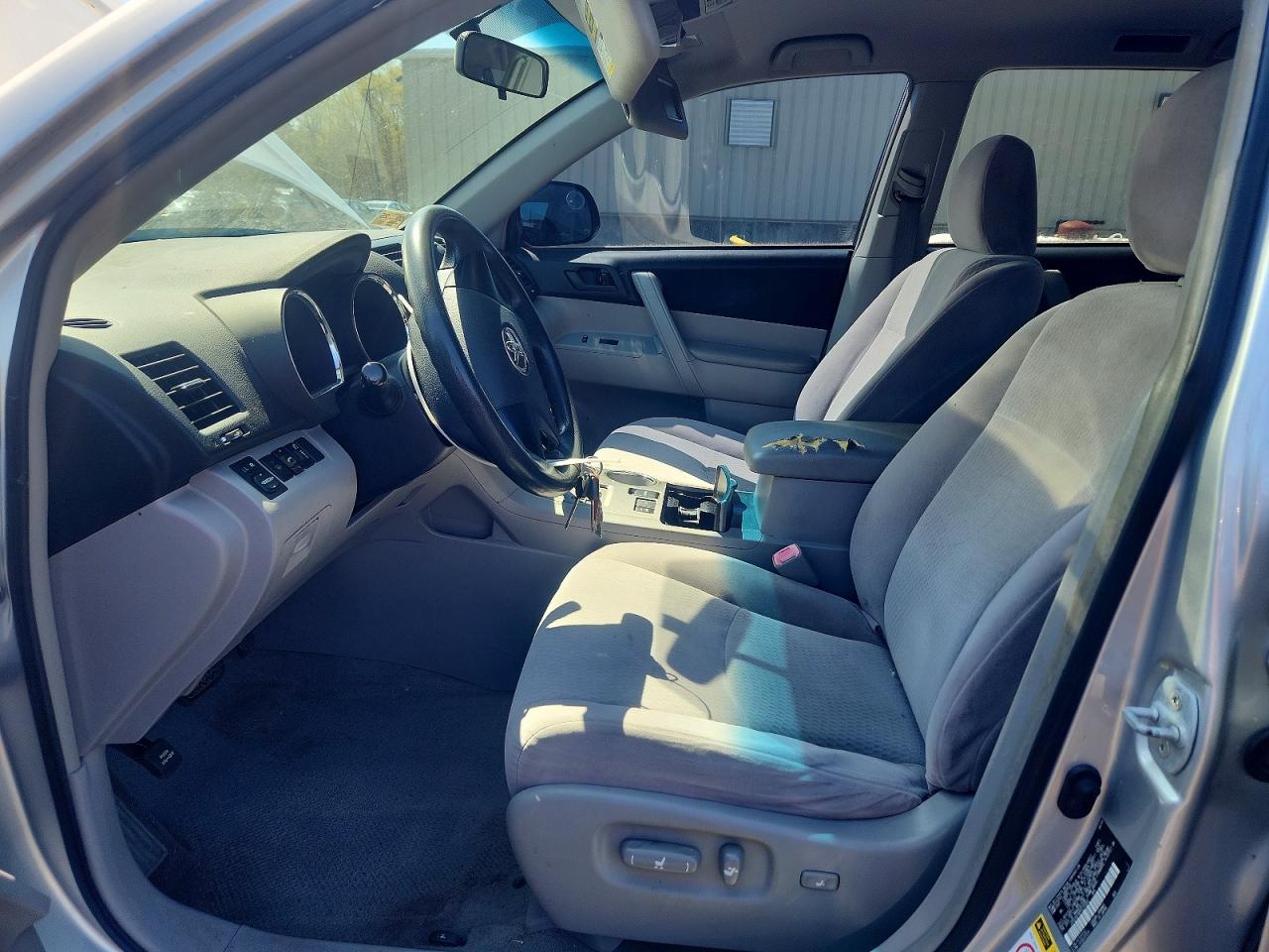 2009 Toyota Highlander Base Серебряный vin: JTEES41A992132363