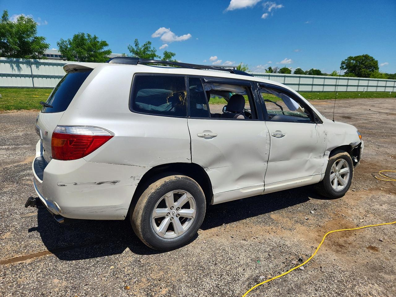 2008 Toyota Highlander Base White vin: JTEES41AX82031329