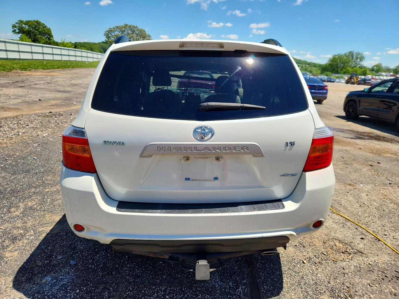 2008 Toyota Highlander Base White vin: JTEES41AX82031329