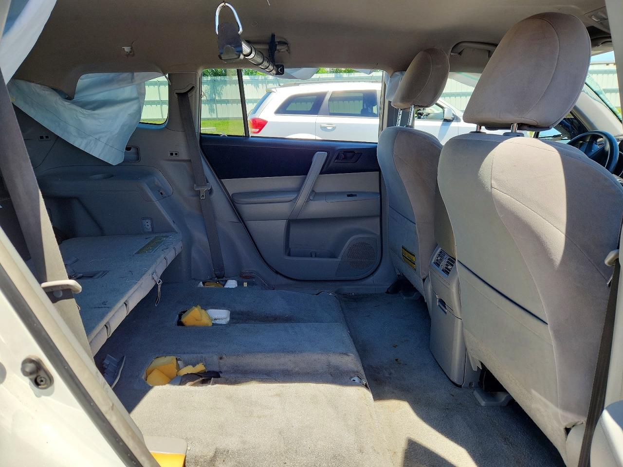 2008 Toyota Highlander Base White vin: JTEES41AX82031329