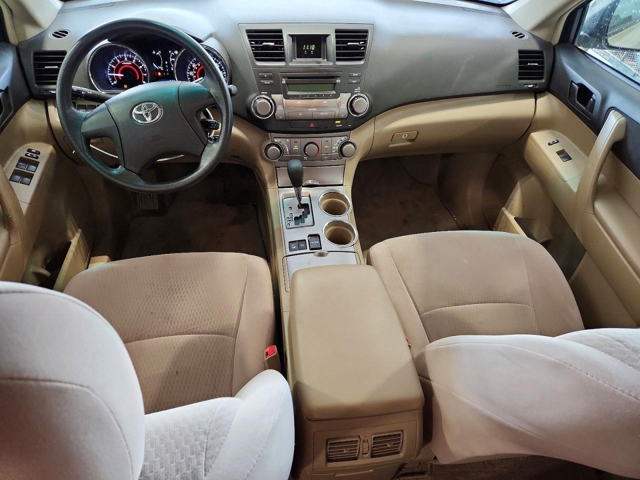 2008 Toyota Highlander Base Tan vin: JTEES41AX82039415