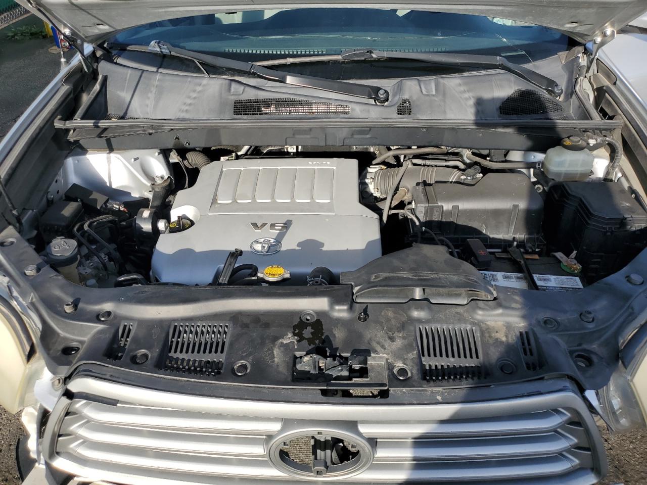 2008 Toyota Highlander Silver vin: JTEES41AX82043965