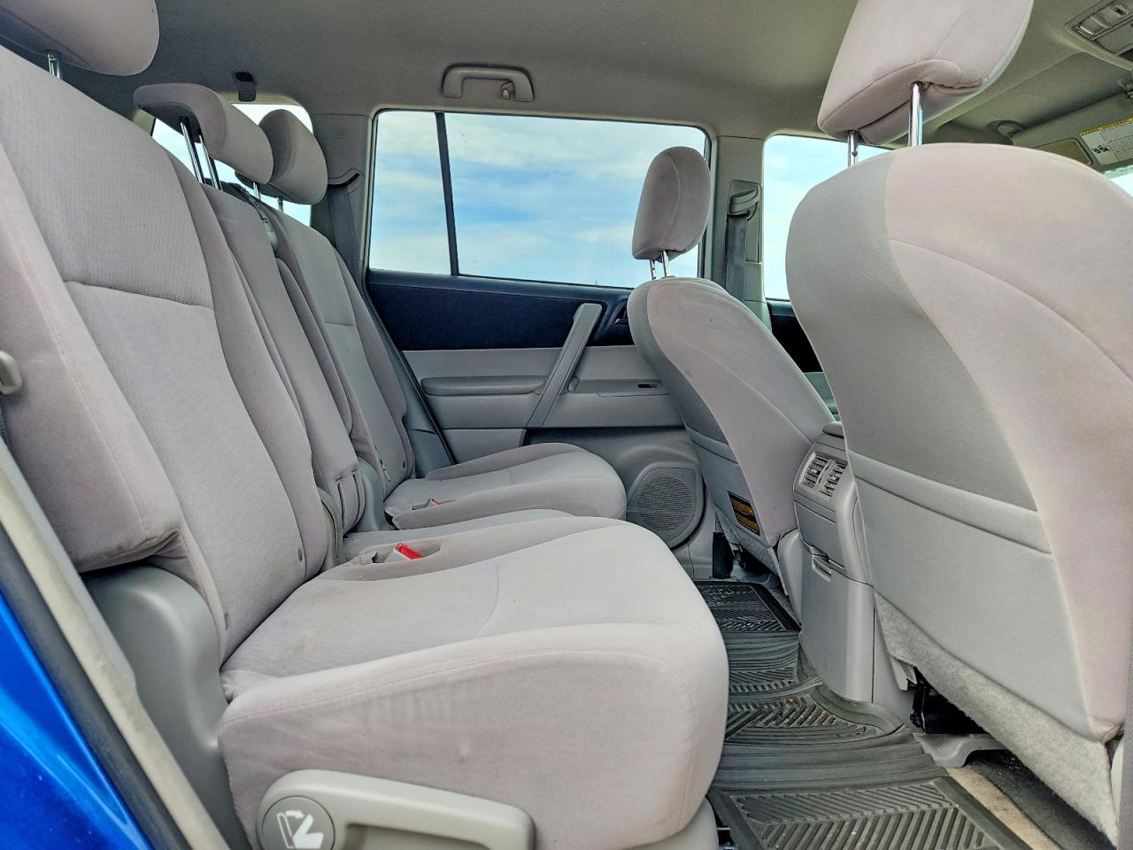 2008 Toyota Highlander Base Blue vin: JTEES41AX82074357