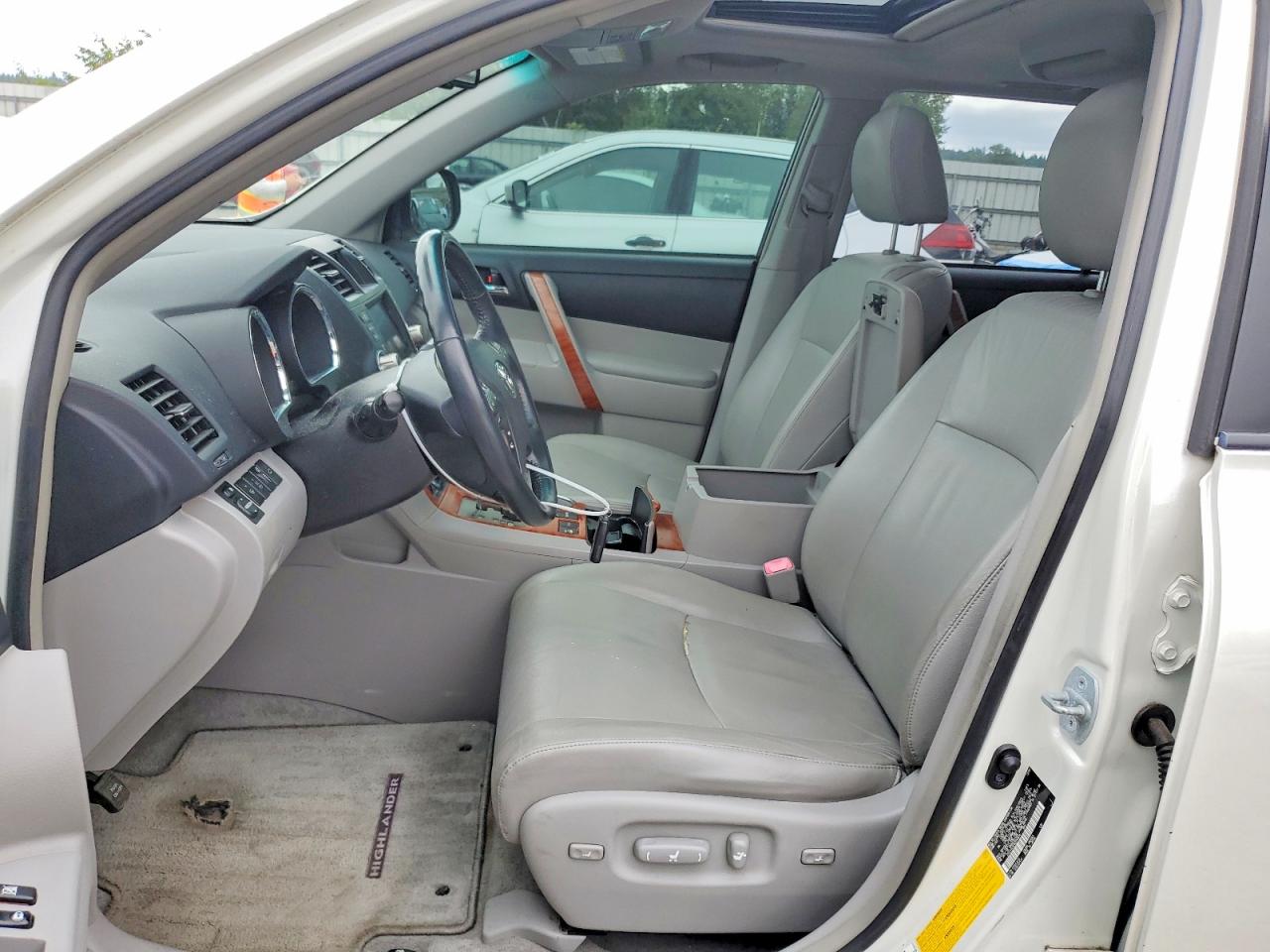 2008 Toyota Highlander Limited White vin: JTEES42A082050874