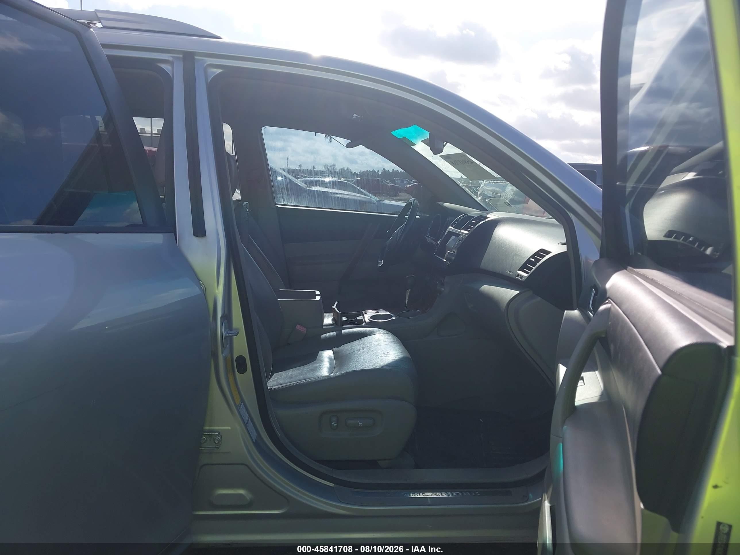 2008 Toyota Highlander Limited Silver vin: JTEES42A082103153