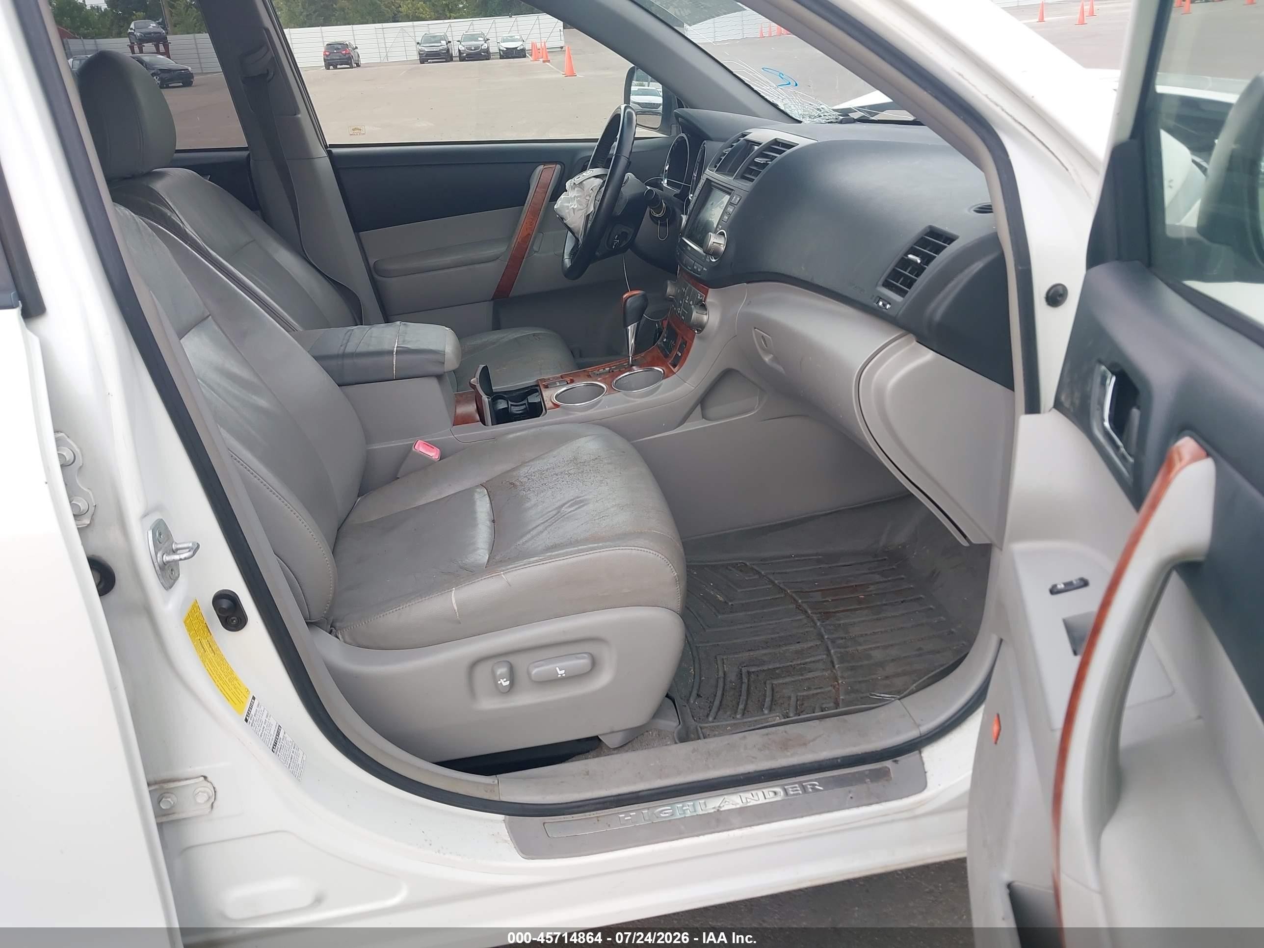 2008 Toyota Highlander Limited White vin: JTEES42A182066162
