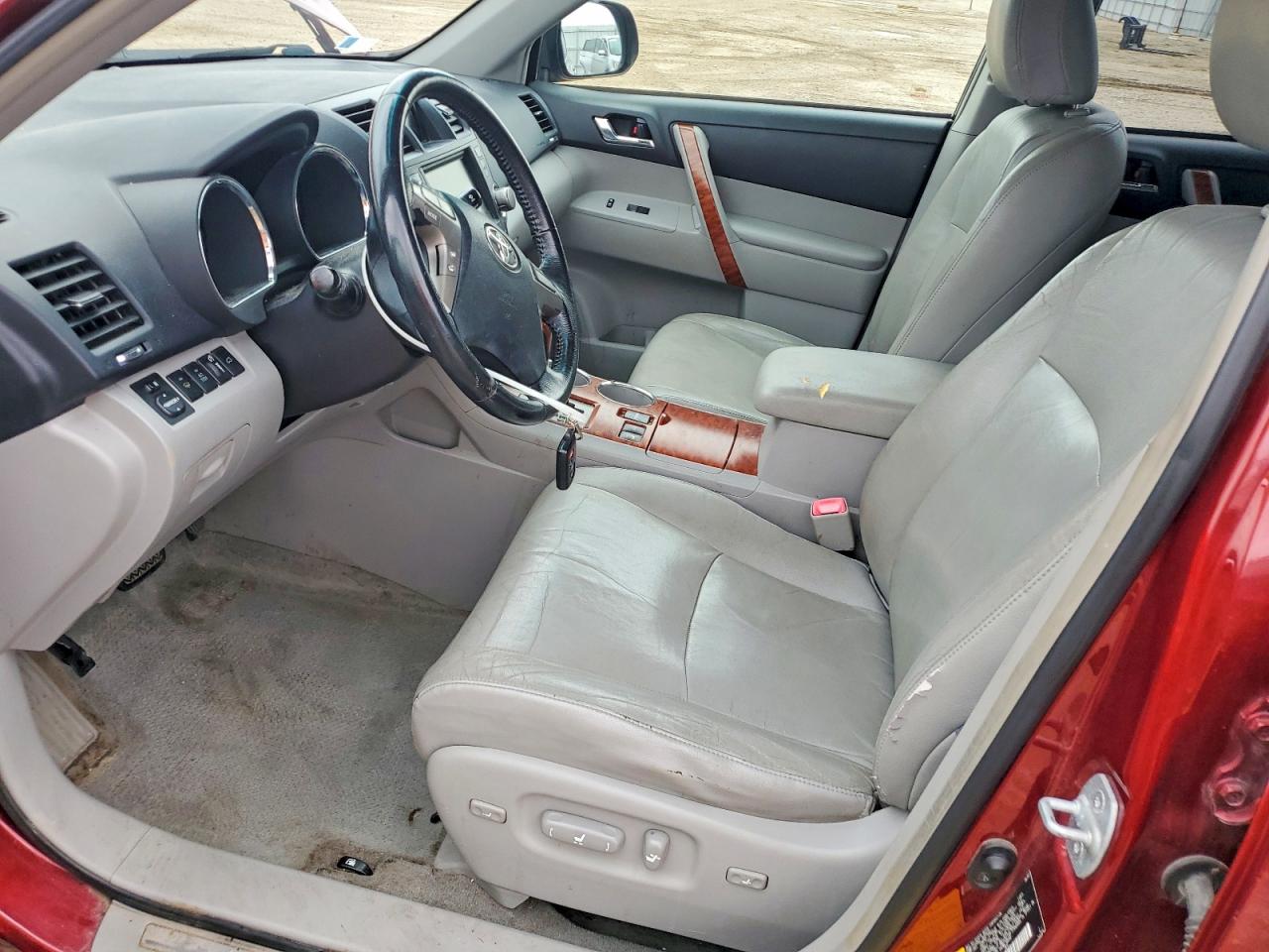 2008 Toyota Highlander Limited Red vin: JTEES42A282001966