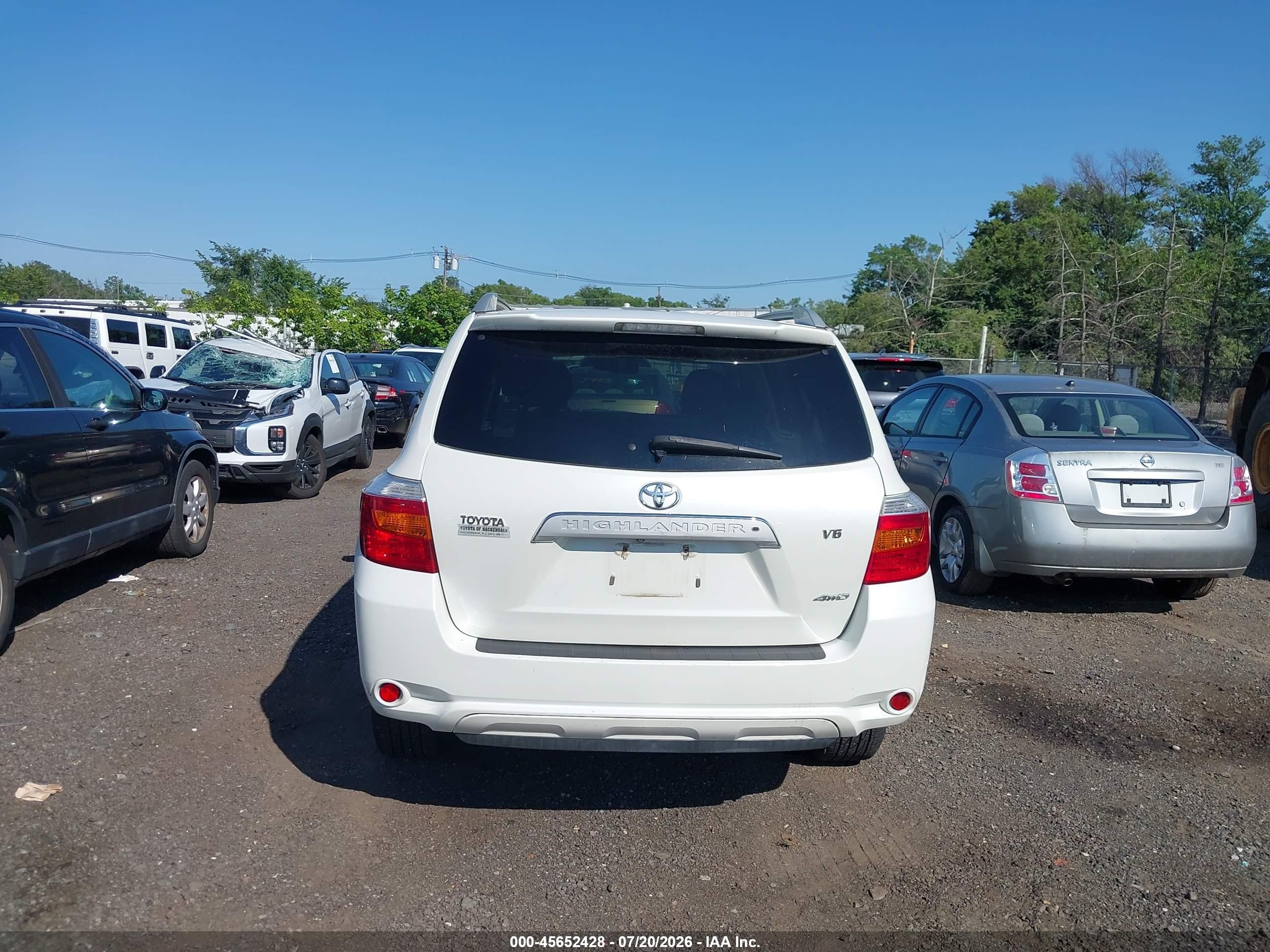 2008 Toyota Highlander Limited White vin: JTEES42A282104692