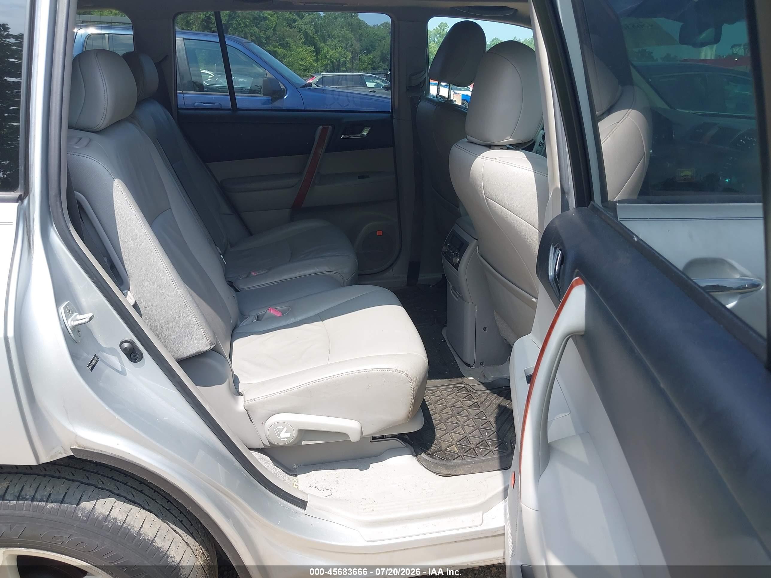 2009 Toyota Highlander Limited Silver vin: JTEES42A292137077