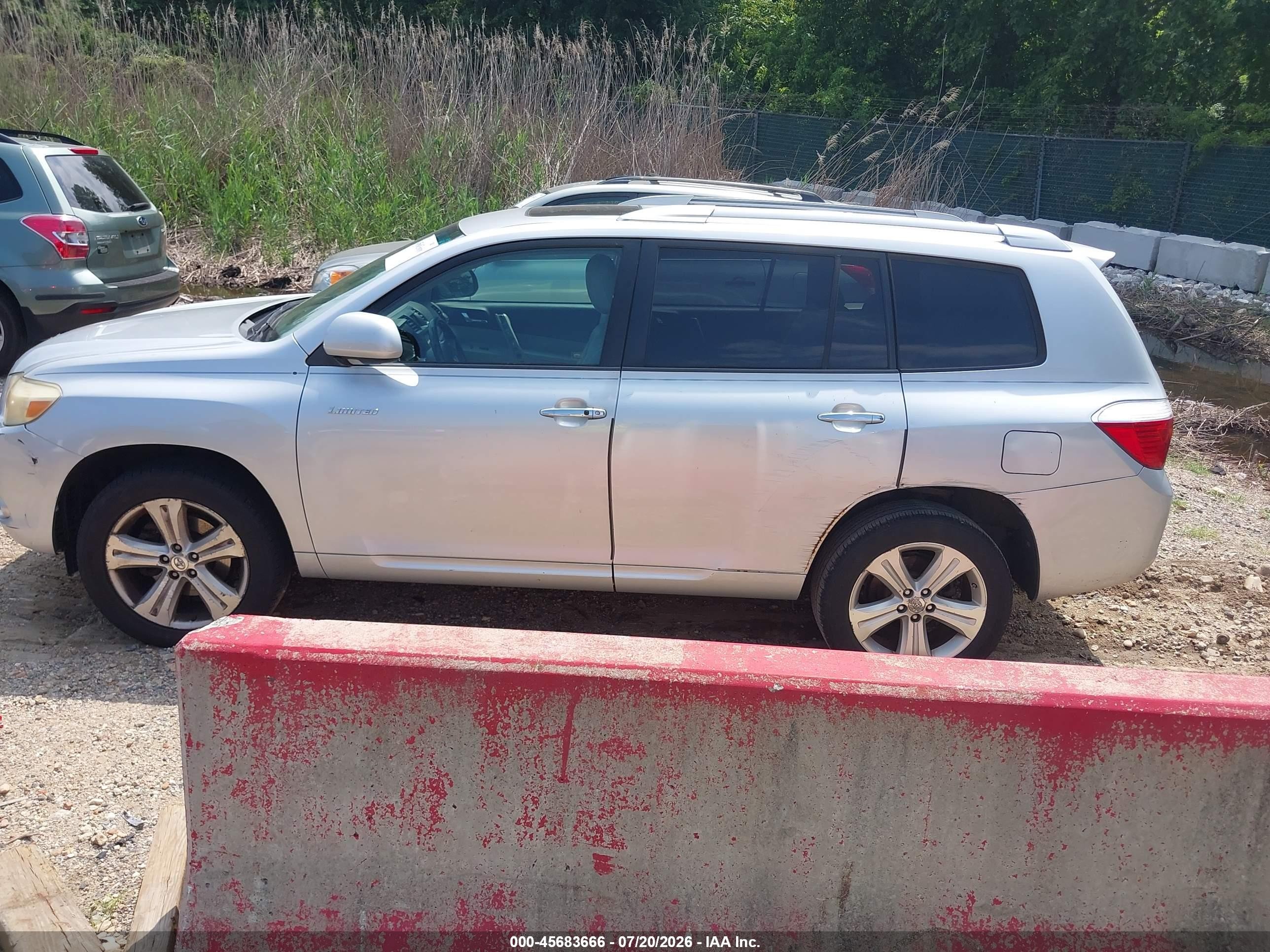 2009 Toyota Highlander Limited Silver vin: JTEES42A292137077