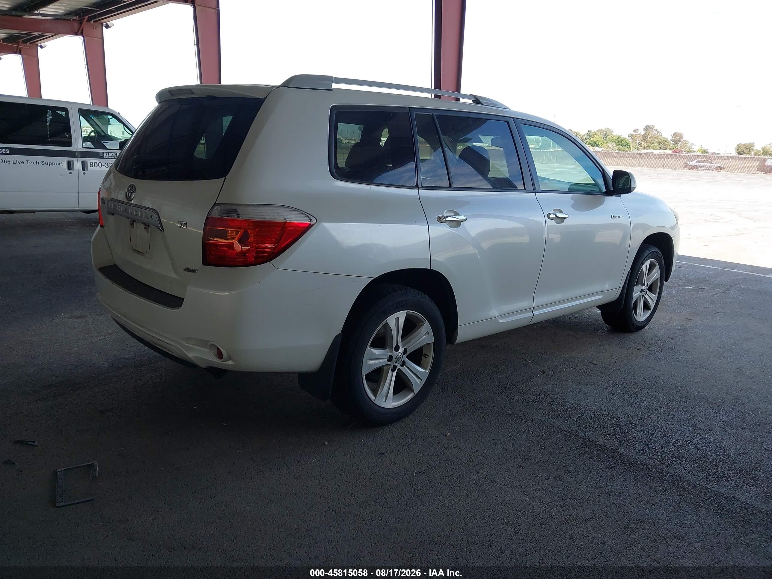 2008 Toyota Highlander Limited White vin: JTEES42A382001250
