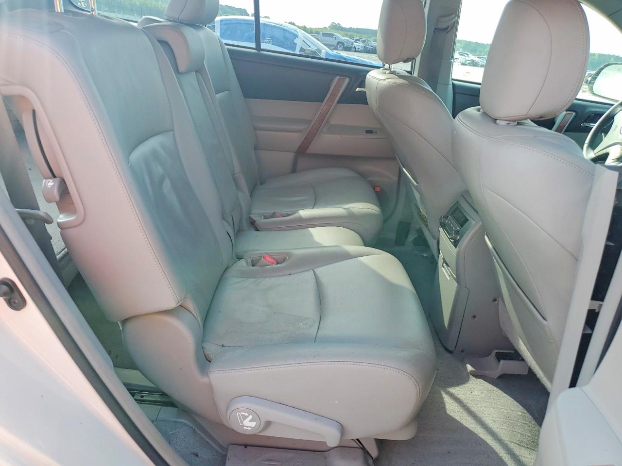 2009 Toyota Highlander Limited White vin: JTEES42A392123740