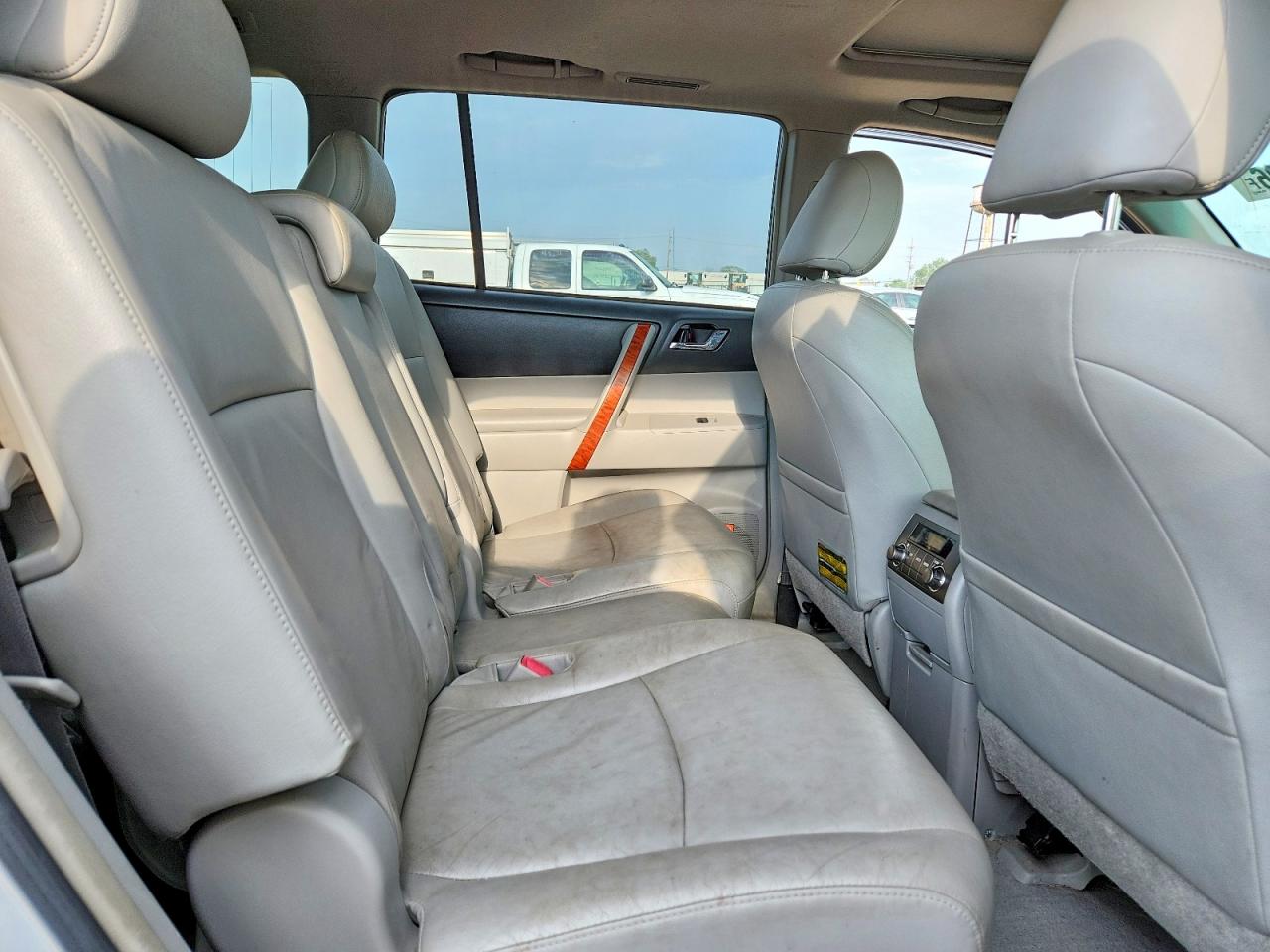 2008 Toyota Highlander Limited Silver vin: JTEES42A482040560