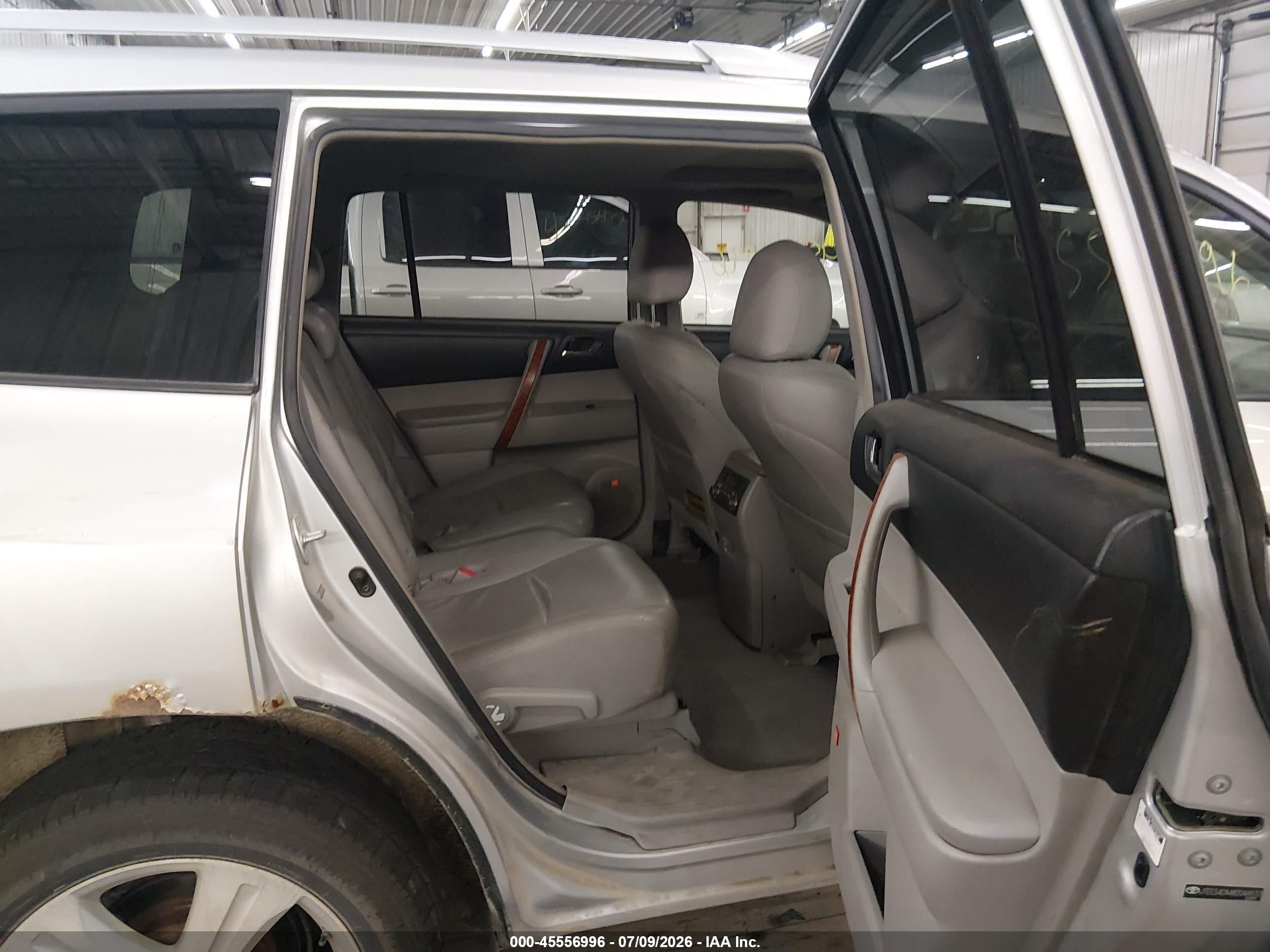 2008 Toyota Highlander Limited Silver vin: JTEES42A482044933