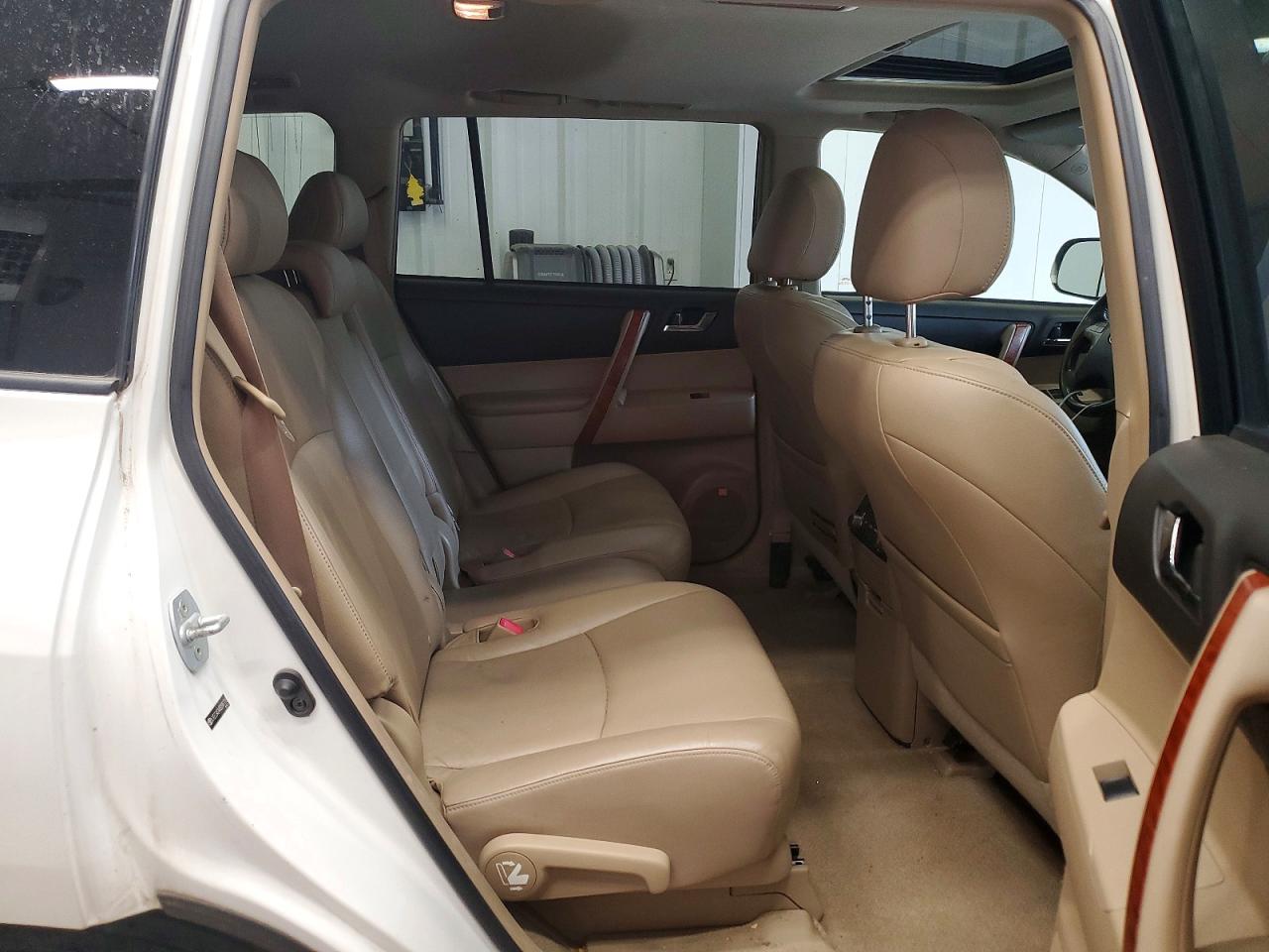 2008 Toyota Highlander Limited White vin: JTEES42A482091718