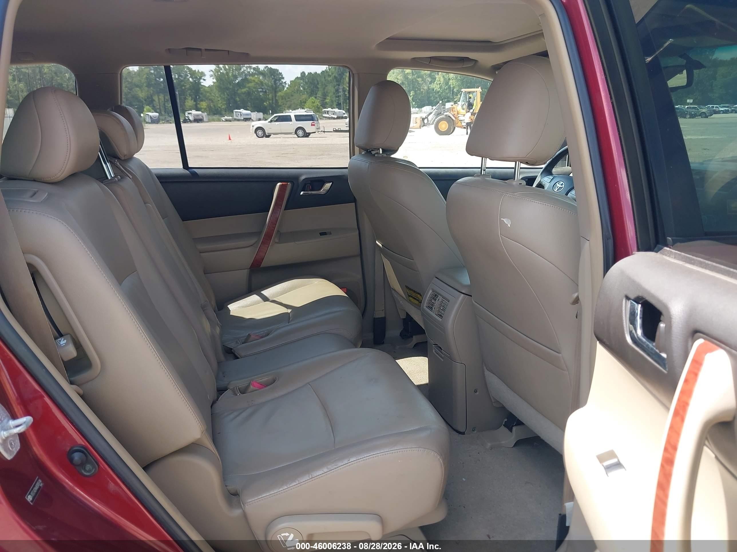 2008 Toyota Highlander Limited Maroon vin: JTEES42A682005146