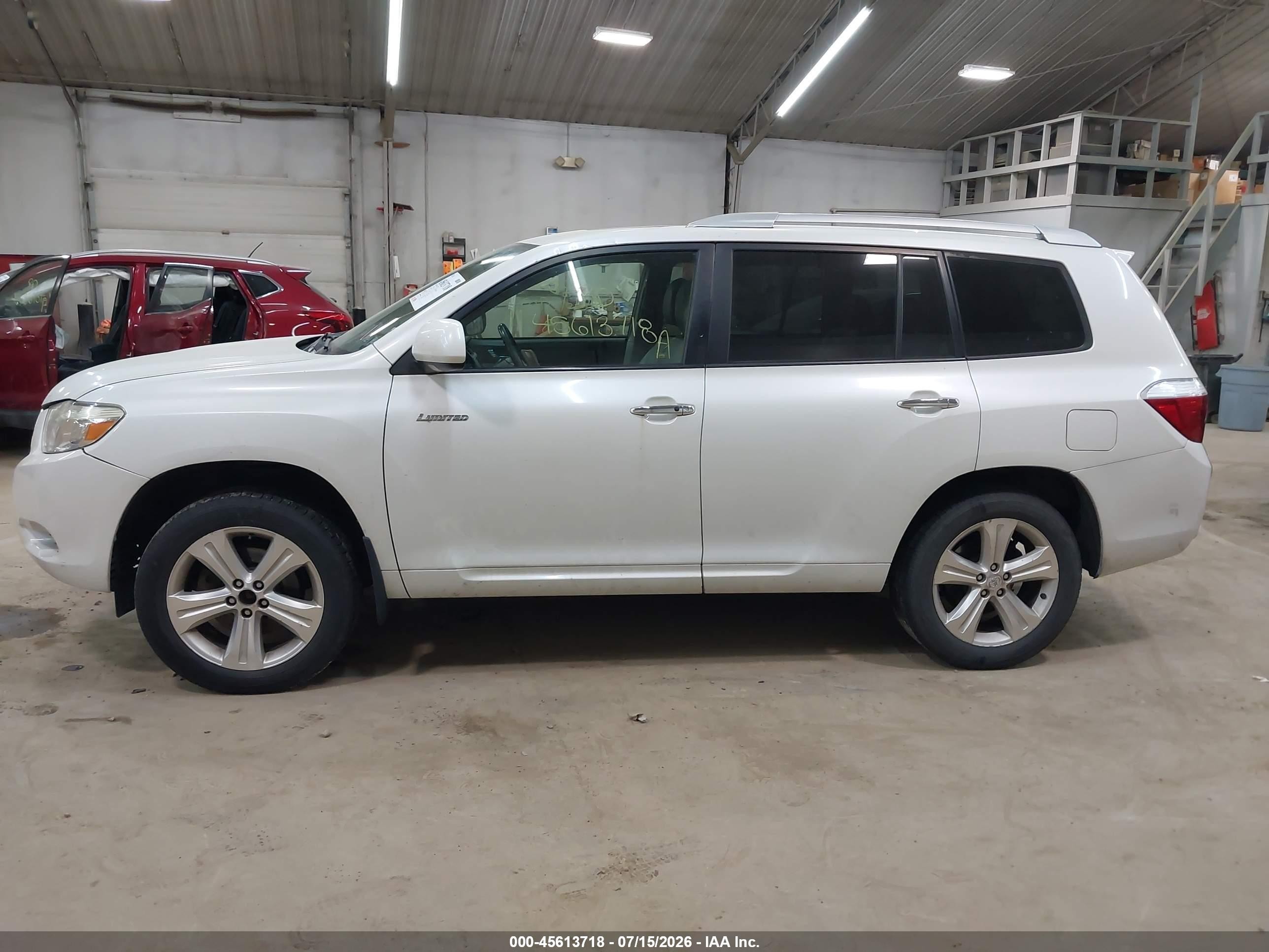 2008 Toyota Highlander Limited White vin: JTEES42A682059028