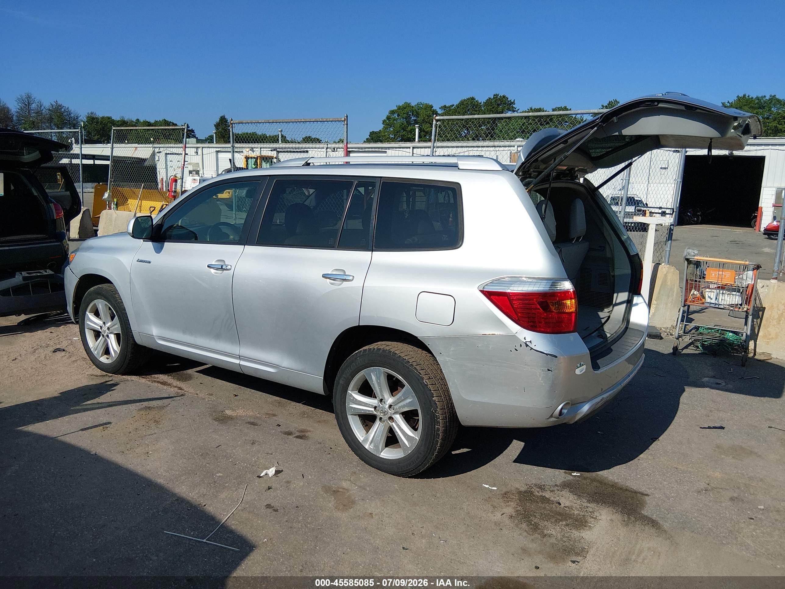 2008 Toyota Highlander Limited Silver vin: JTEES42A682070613