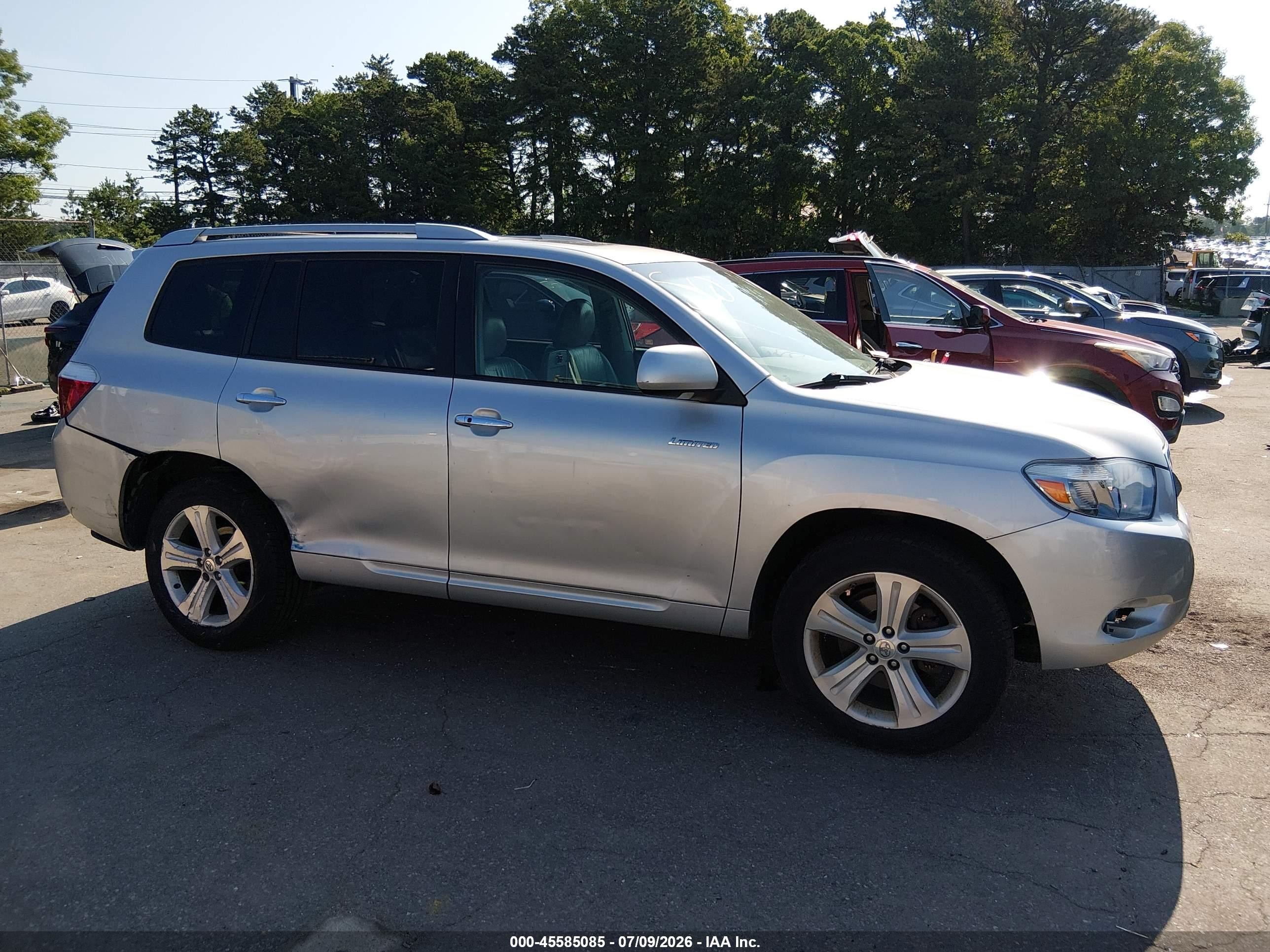2008 Toyota Highlander Limited Silver vin: JTEES42A682070613