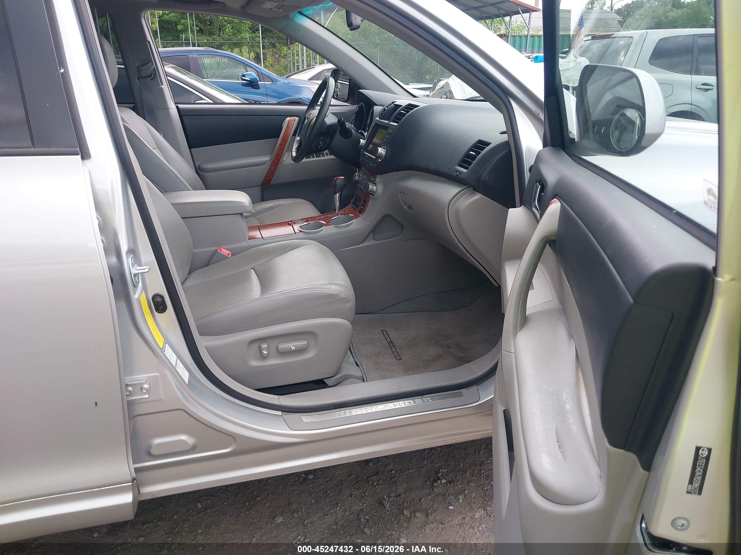 2008 Toyota Highlander Limited Серебряный vin: JTEES42A782086237