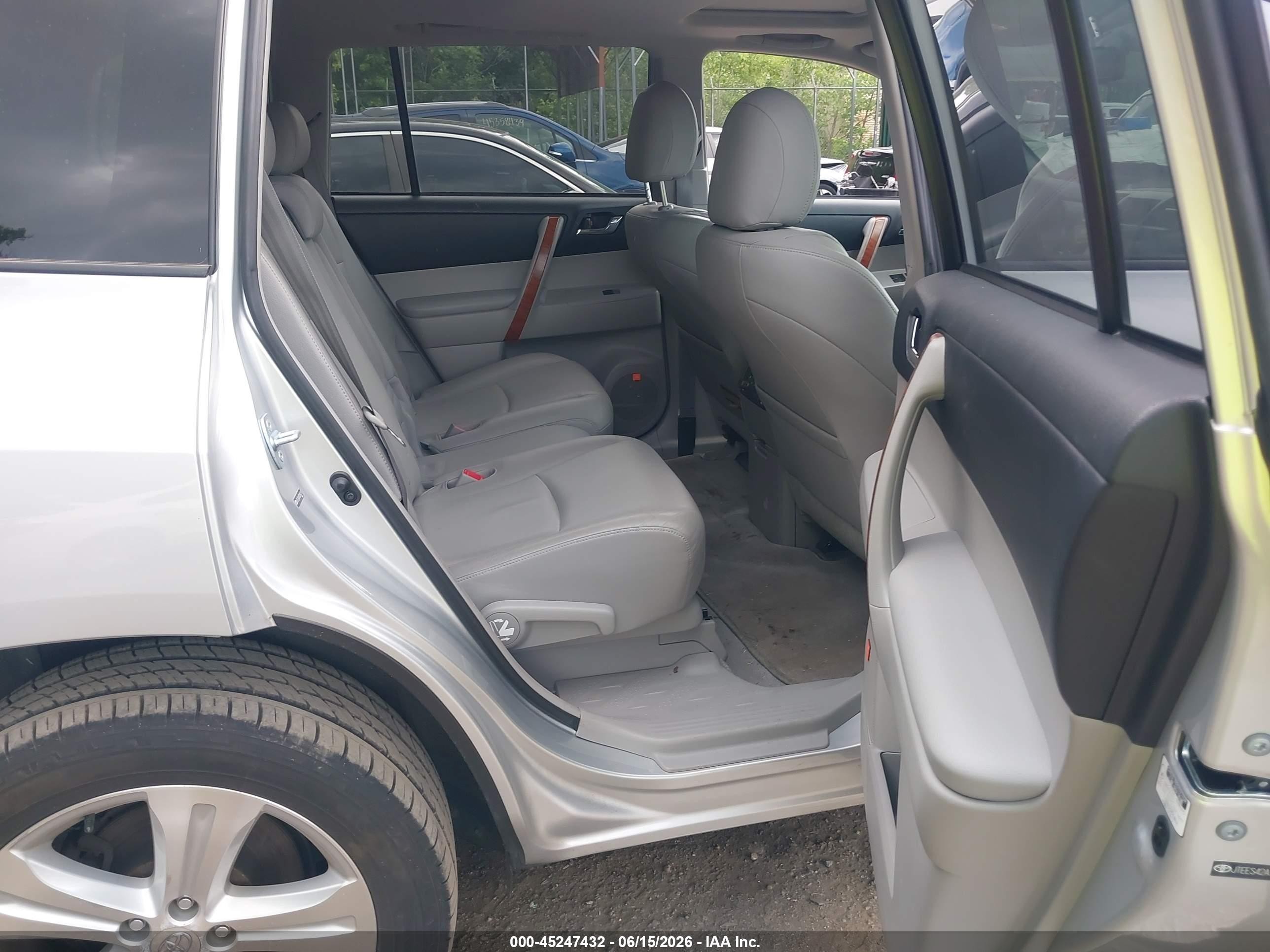 2008 Toyota Highlander Limited Серебряный vin: JTEES42A782086237