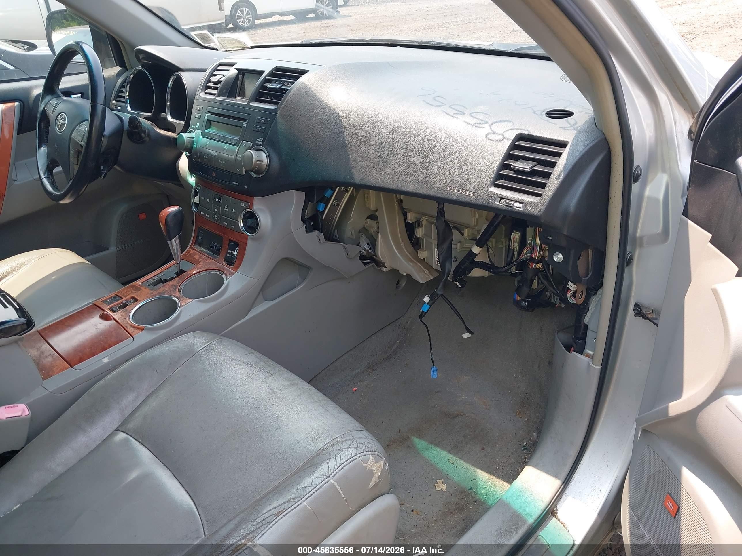 2008 Toyota Highlander Limited Silver vin: JTEES42A882053408